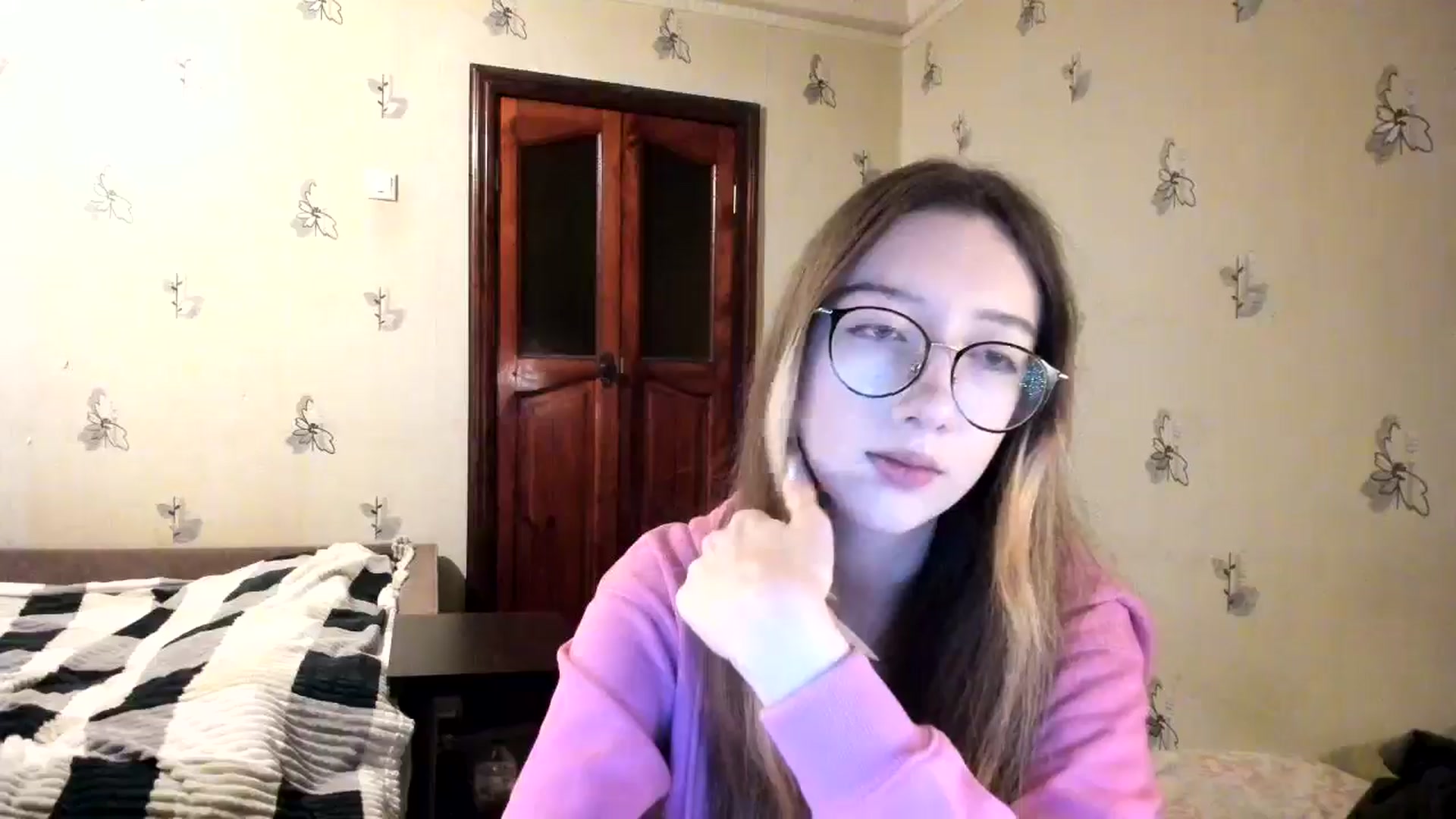 Gallery image thumbnail from CandyyCrushh's myfreecams stream on, 11/13/2024, 20:50 image 13 of 20