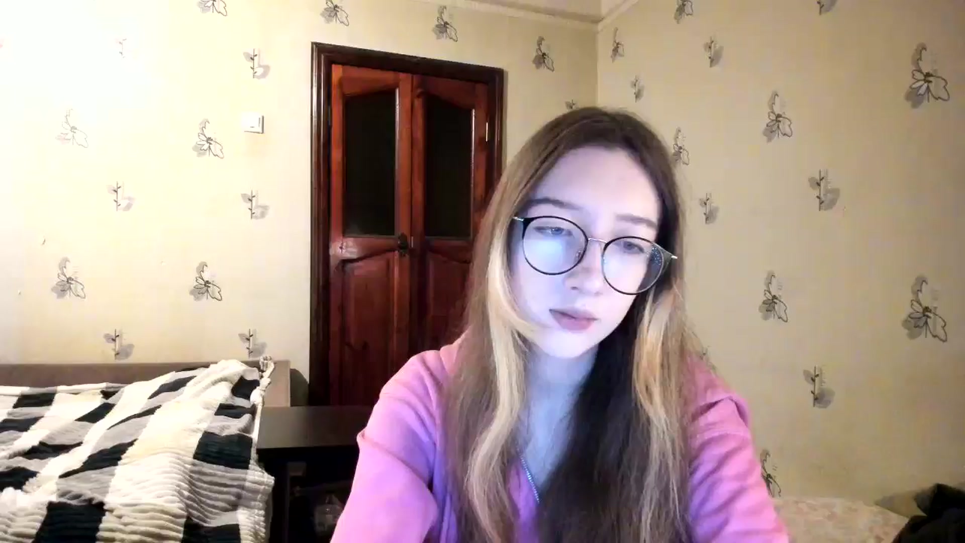 Gallery image thumbnail from CandyyCrushh's myfreecams stream on, 11/13/2024, 20:50 image 6 of 20