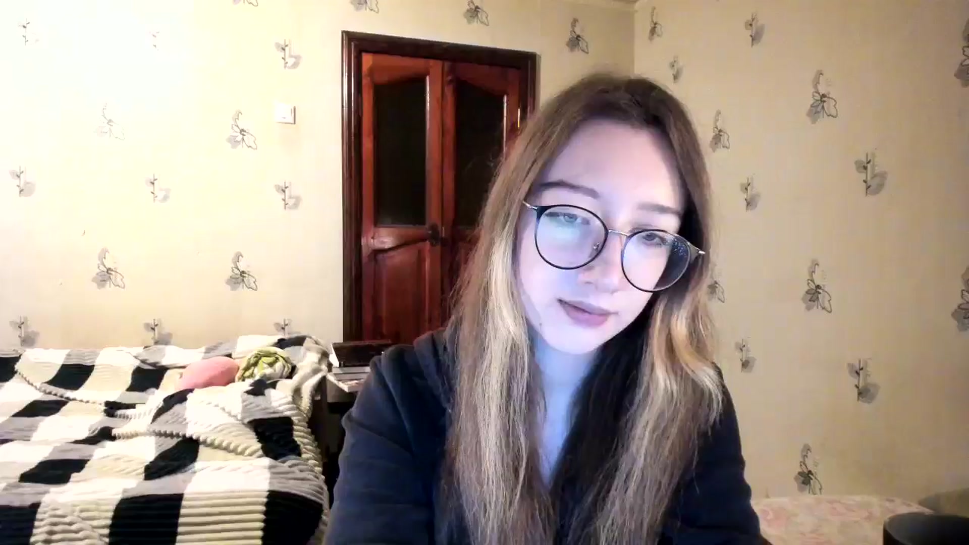 Gallery image thumbnail from CandyyCrushh's myfreecams stream on, 11/20/2024, 22:40 image 15 of 20