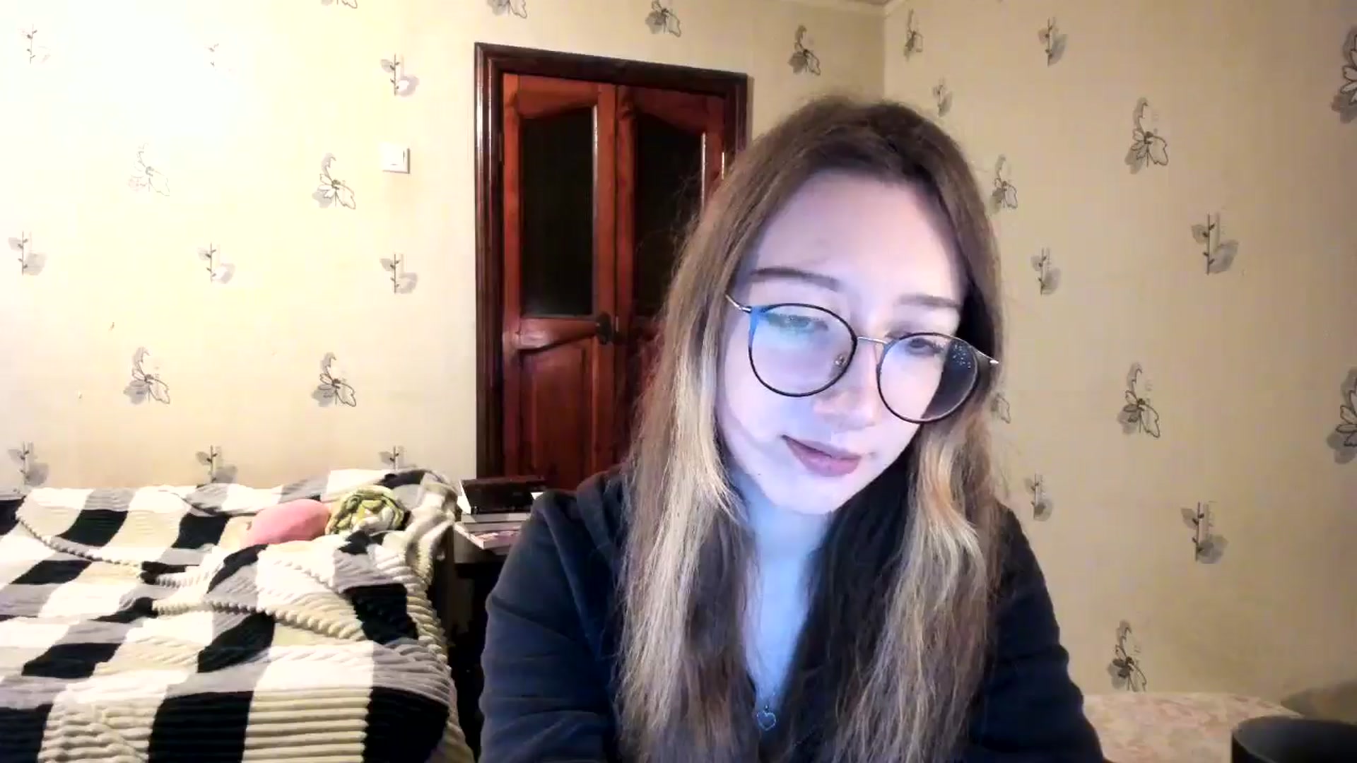 Gallery image thumbnail from CandyyCrushh's myfreecams stream on, 11/20/2024, 22:40 image 6 of 20