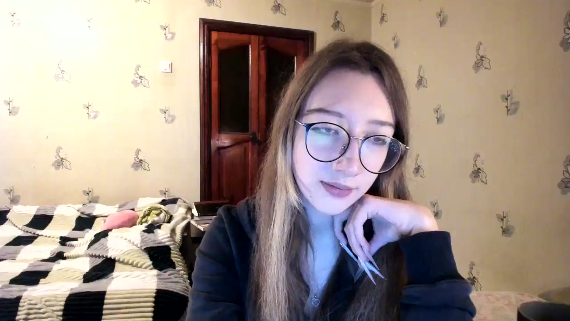 Gallery image thumbnail from CandyyCrushh's myfreecams stream on, 11/20/2024, 22:40 image 5 of 20