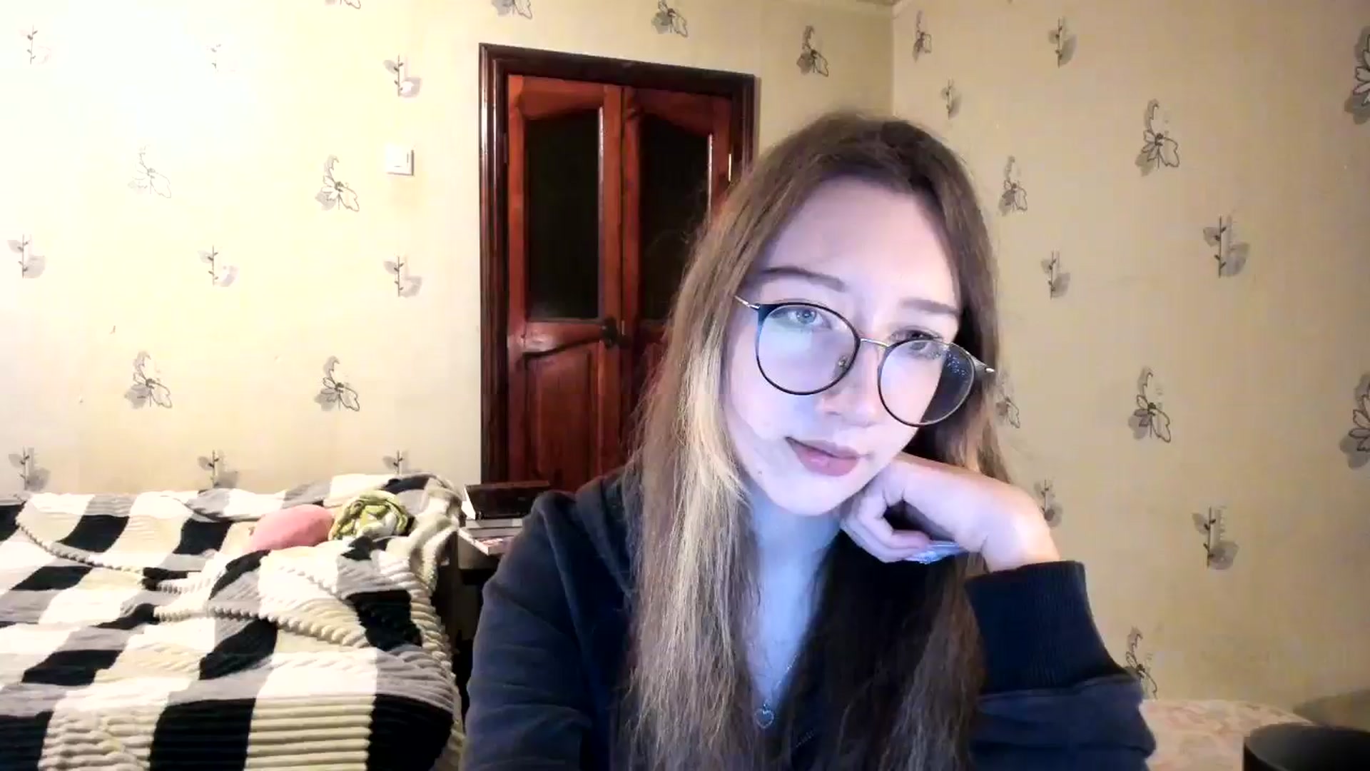 Gallery image thumbnail from CandyyCrushh's myfreecams stream on, 11/20/2024, 22:40 image 10 of 20