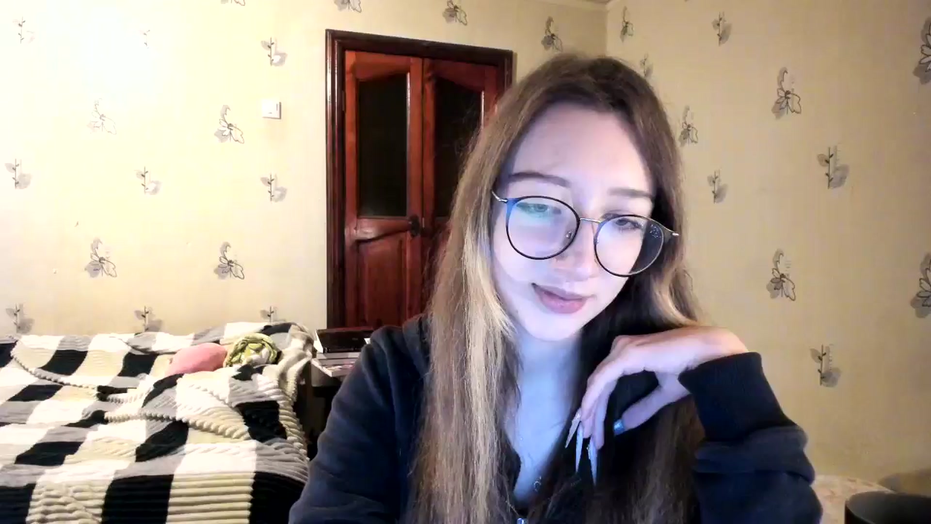 Gallery image thumbnail from CandyyCrushh's myfreecams stream on, 11/20/2024, 22:40 image 1 of 20