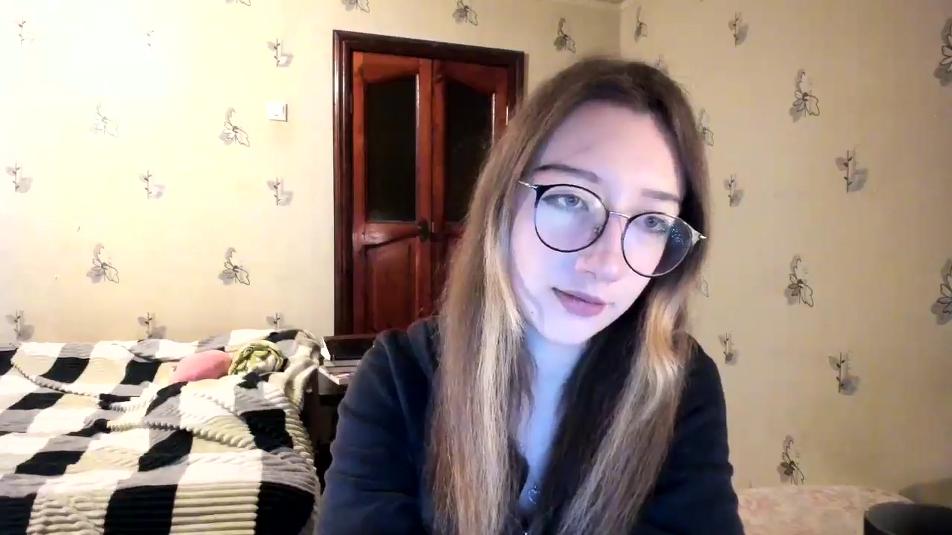 Gallery image thumbnail from CandyyCrushh's myfreecams stream on, 11/20/2024, 22:40 image 3 of 20