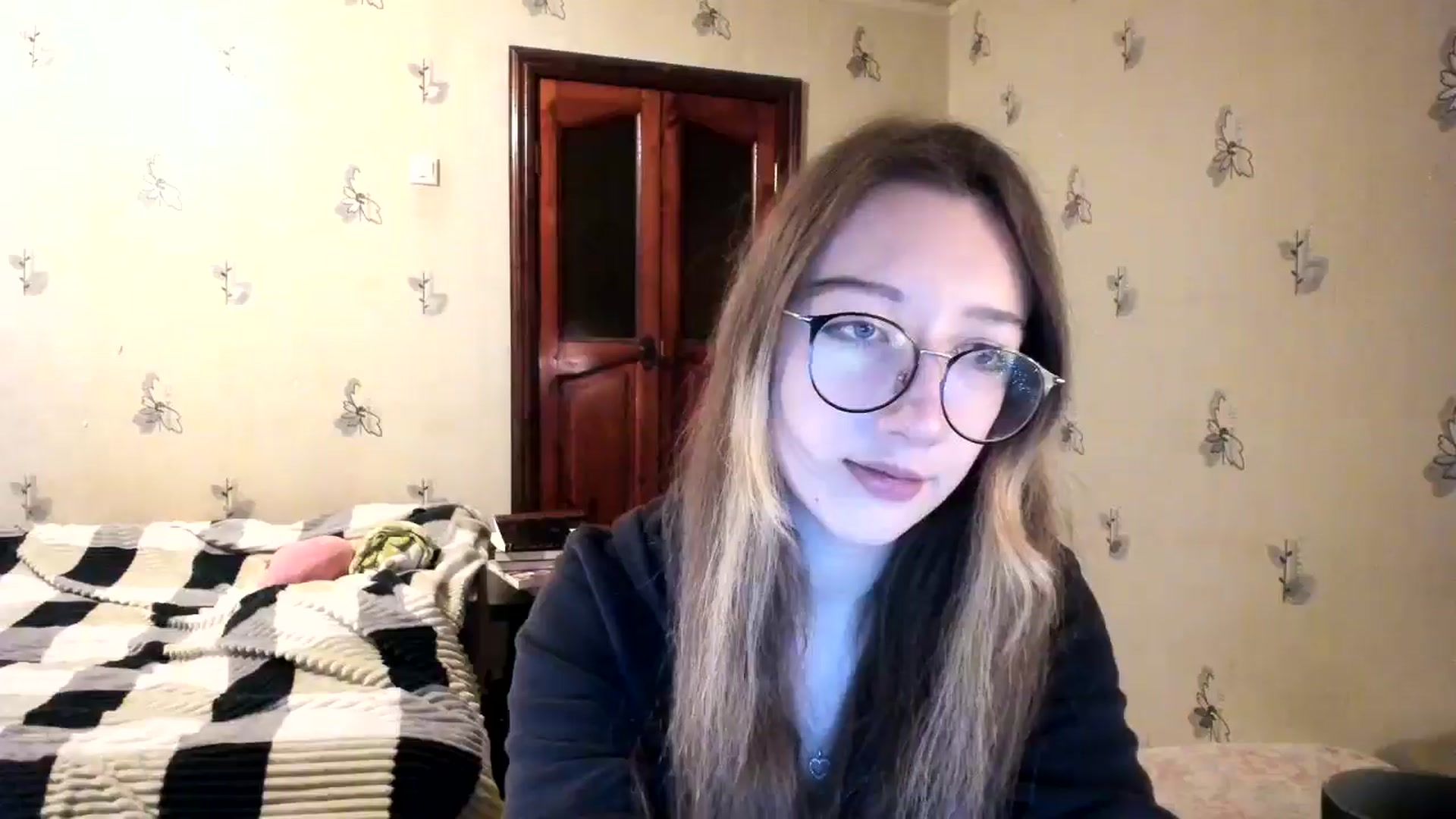 Gallery image thumbnail from CandyyCrushh's myfreecams stream on, 11/20/2024, 22:40 image 8 of 20