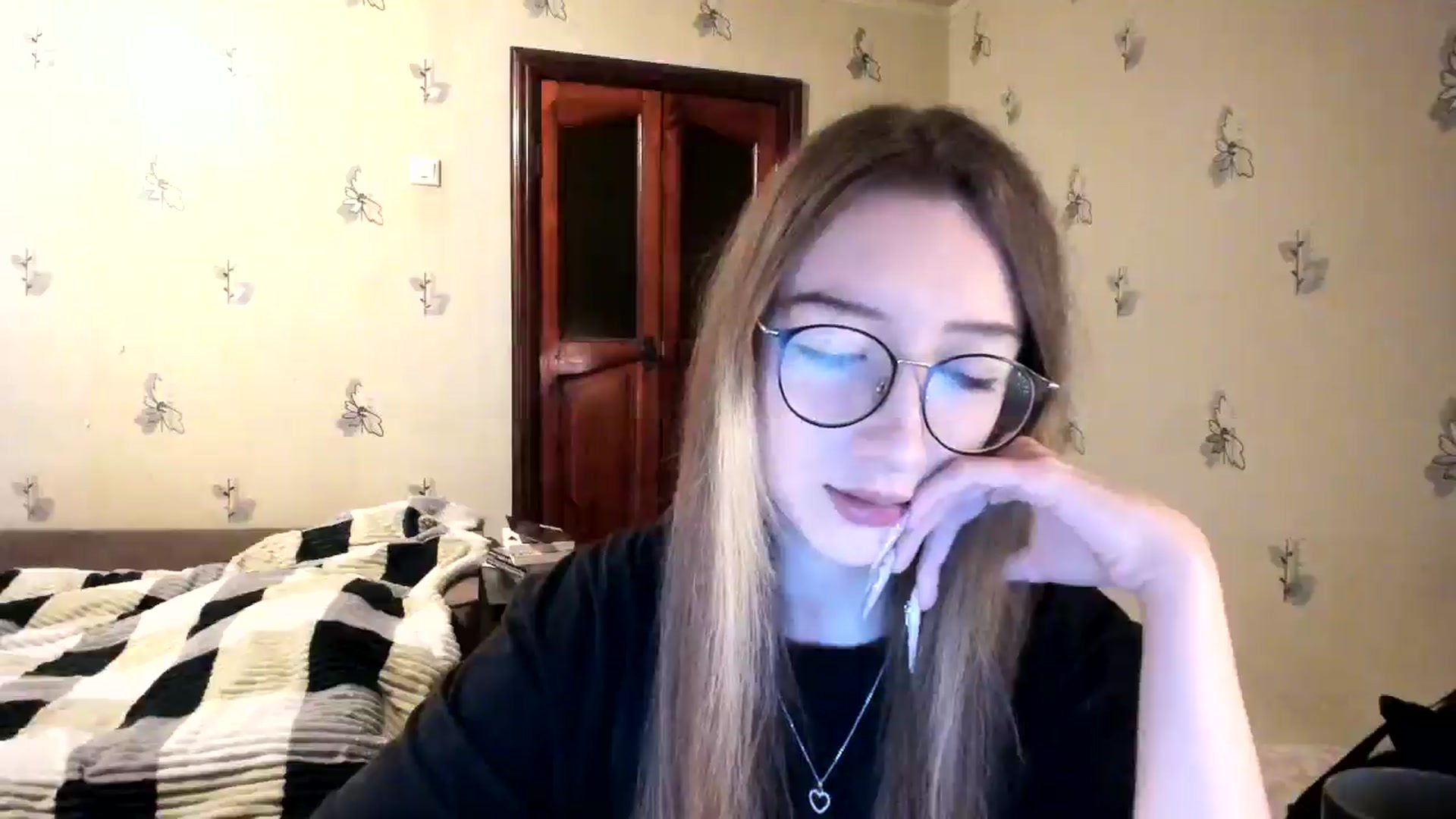Gallery image thumbnail from CandyyCrushh's myfreecams stream on, 11/24/2024, 24:00 image 5 of 20