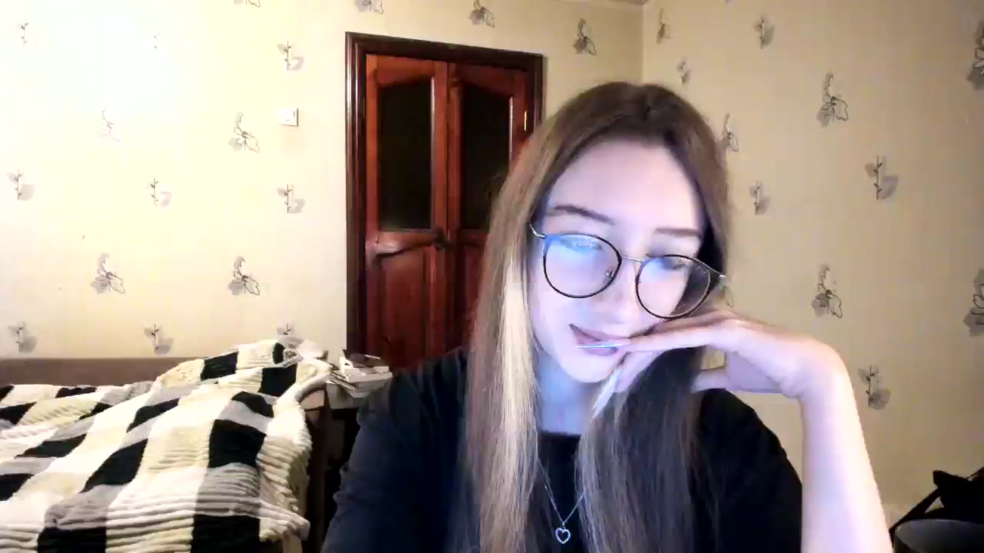 Gallery image thumbnail from CandyyCrushh's myfreecams stream on, 11/24/2024, 24:00 image 16 of 20
