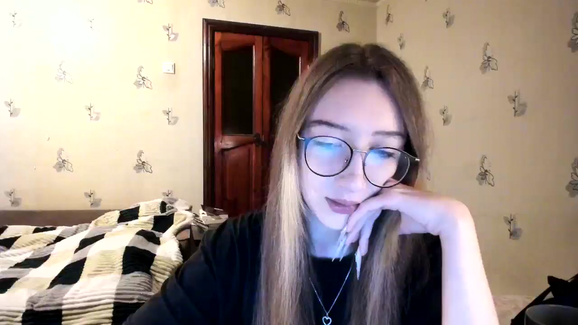 Gallery image thumbnail from CandyyCrushh's myfreecams stream on, 11/24/2024, 24:00 image 9 of 20