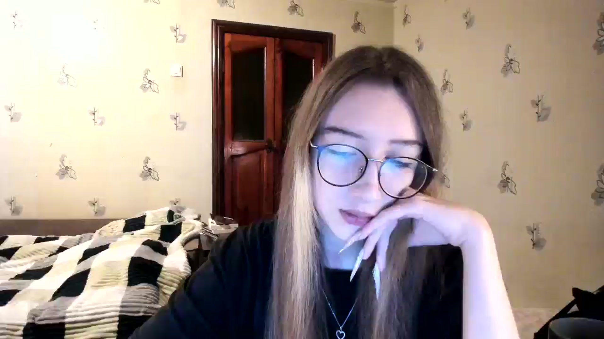 Gallery image thumbnail from CandyyCrushh's myfreecams stream on, 11/24/2024, 24:00 image 8 of 20