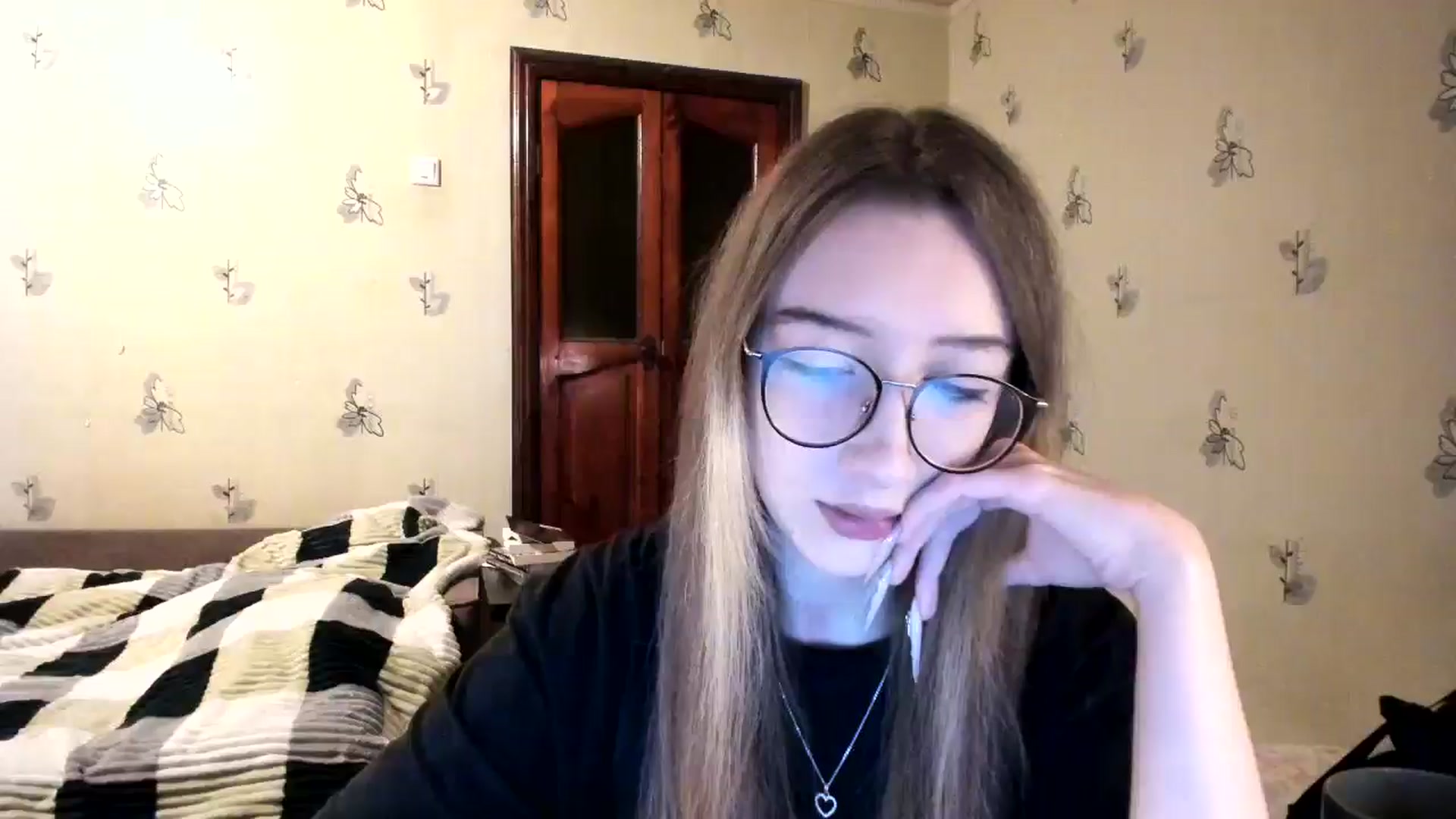 Gallery image thumbnail from CandyyCrushh's myfreecams stream on, 11/24/2024, 24:00 image 6 of 20