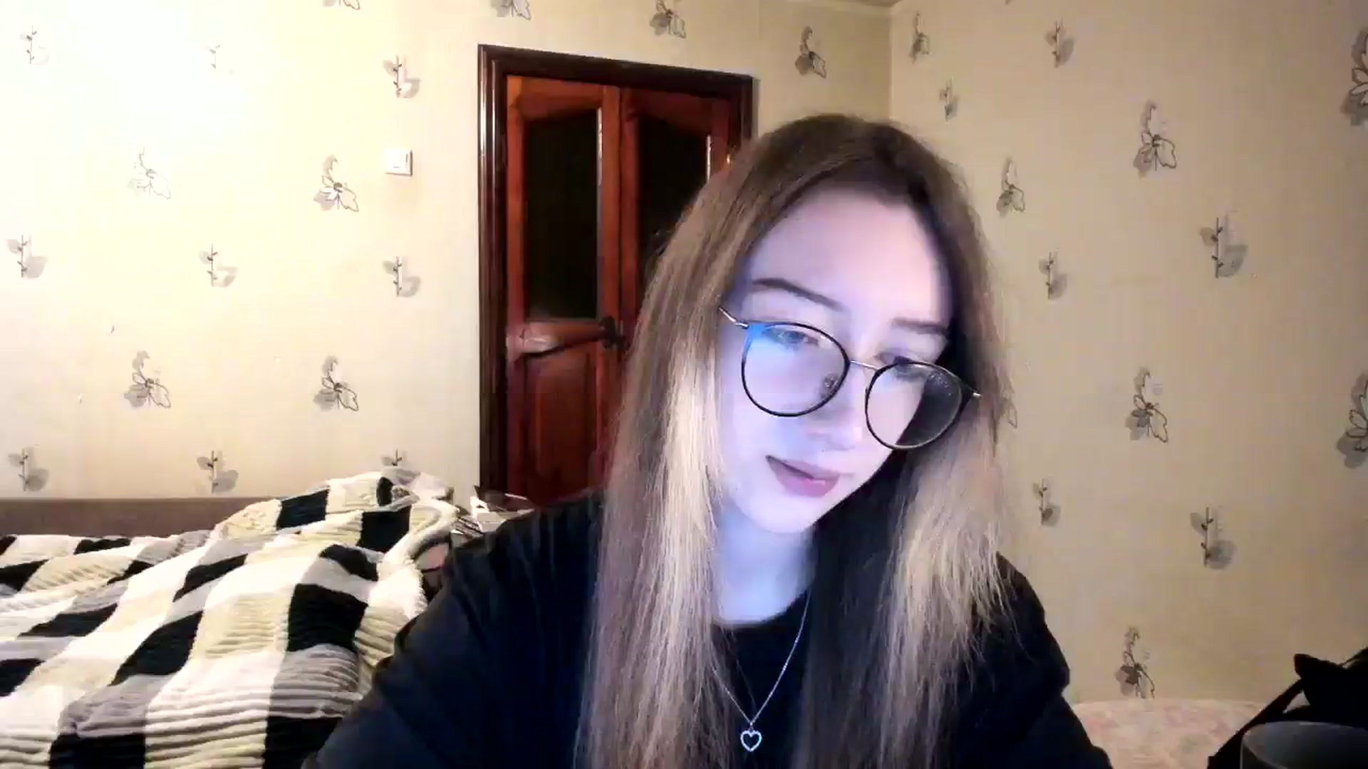 Gallery image thumbnail from CandyyCrushh's myfreecams stream on, 11/24/2024, 01:08 image 2 of 20