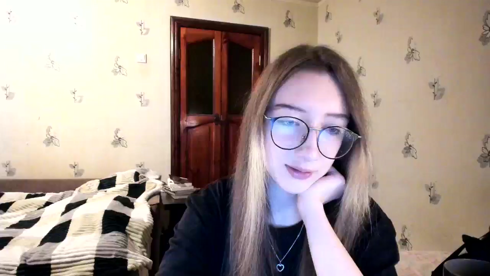 Gallery image thumbnail from CandyyCrushh's myfreecams stream on, 11/24/2024, 01:08 image 17 of 20