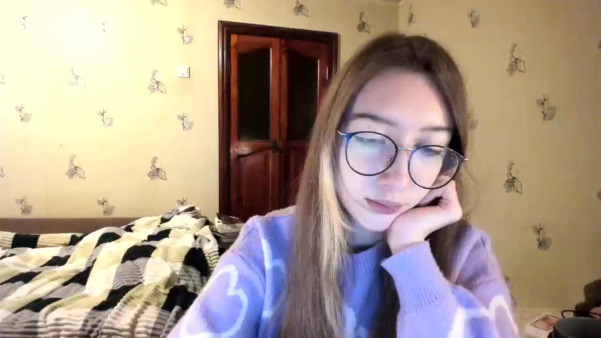 Gallery image thumbnail from CandyyCrushh's myfreecams stream on, 11/24/2024, 22:59 image 10 of 20