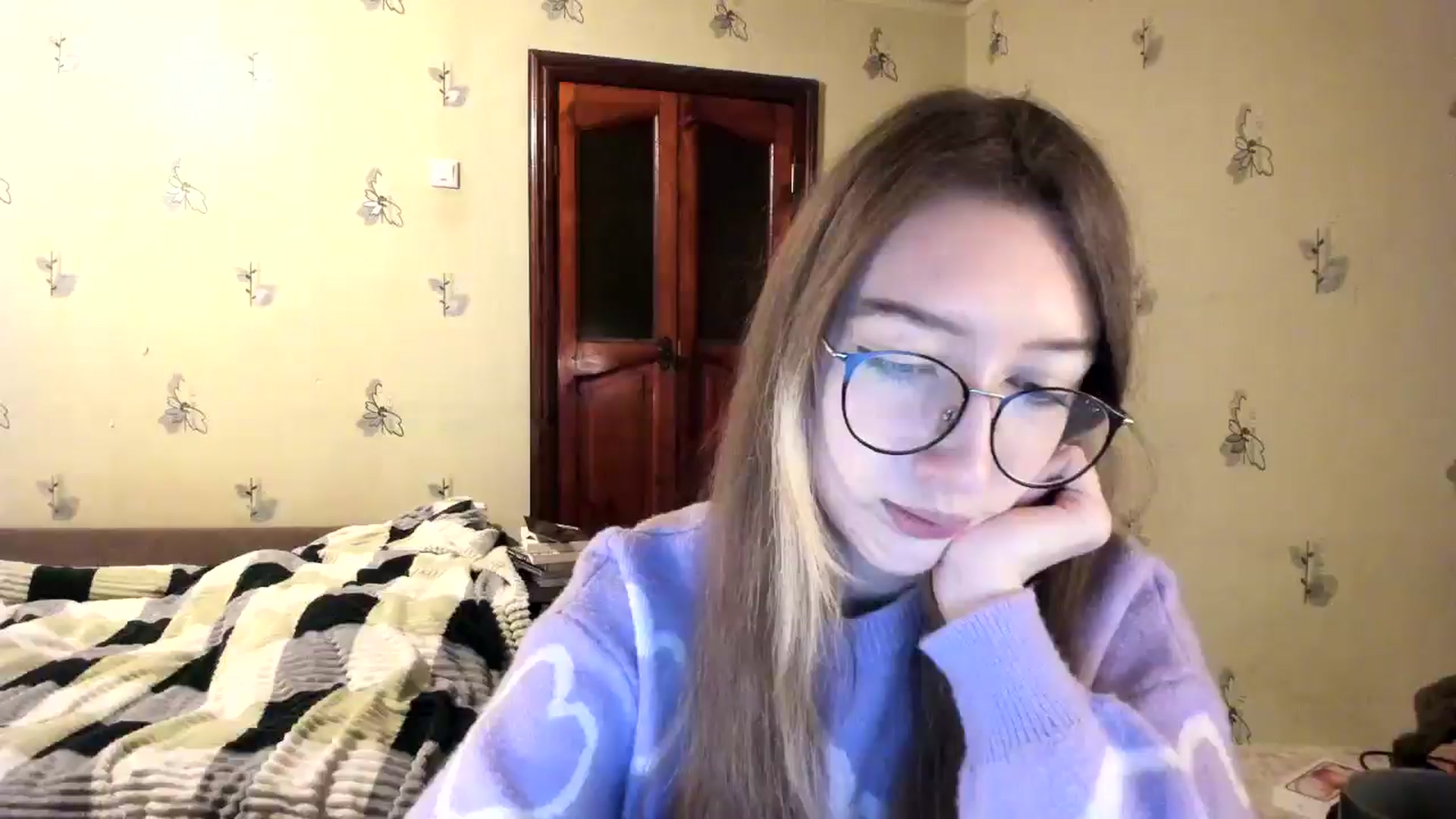 Gallery image thumbnail from CandyyCrushh's myfreecams stream on, 11/24/2024, 22:59 image 12 of 20