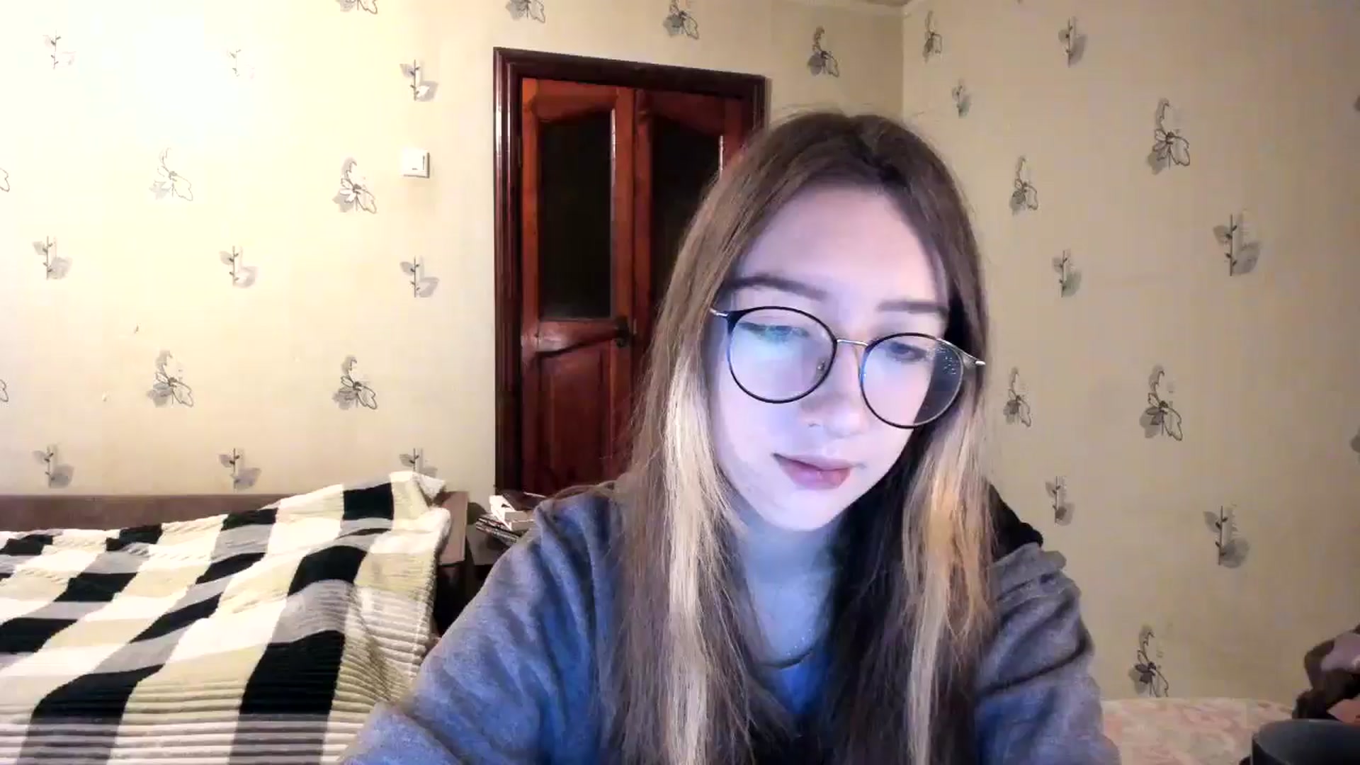 Gallery image thumbnail from CandyyCrushh's myfreecams stream on, 11/25/2024, 22:56 image 17 of 20