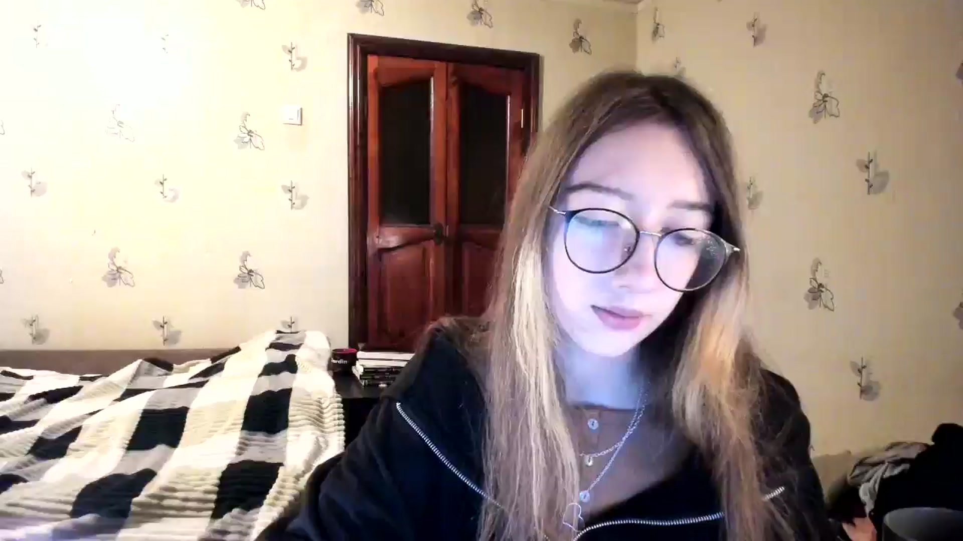 Gallery image thumbnail from CandyyCrushh's myfreecams stream on, 11/27/2024, 23:58 image 15 of 20