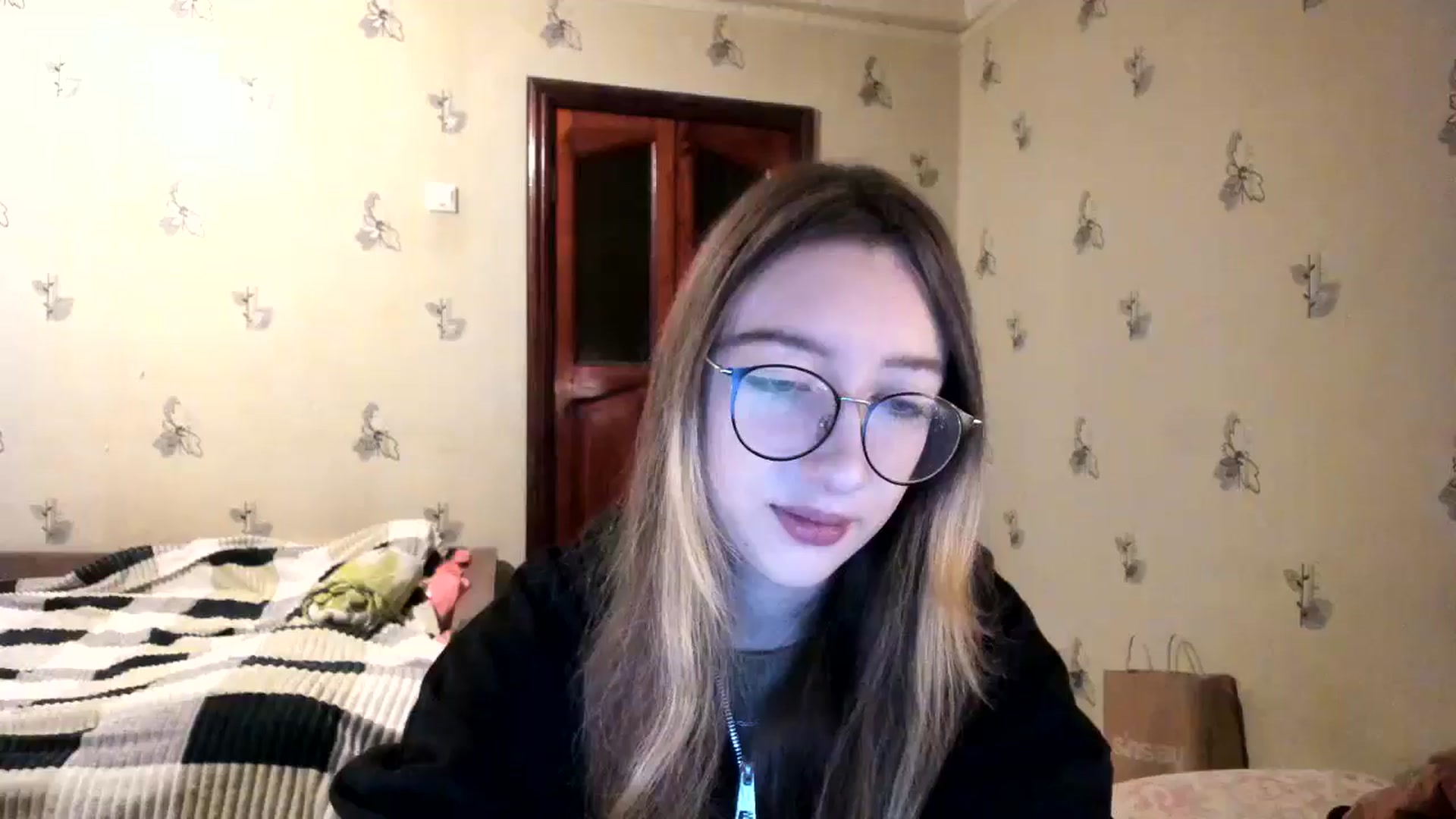 Gallery image thumbnail from CandyyCrushh's myfreecams stream on, 12/01/2024, 23:27 image 11 of 20
