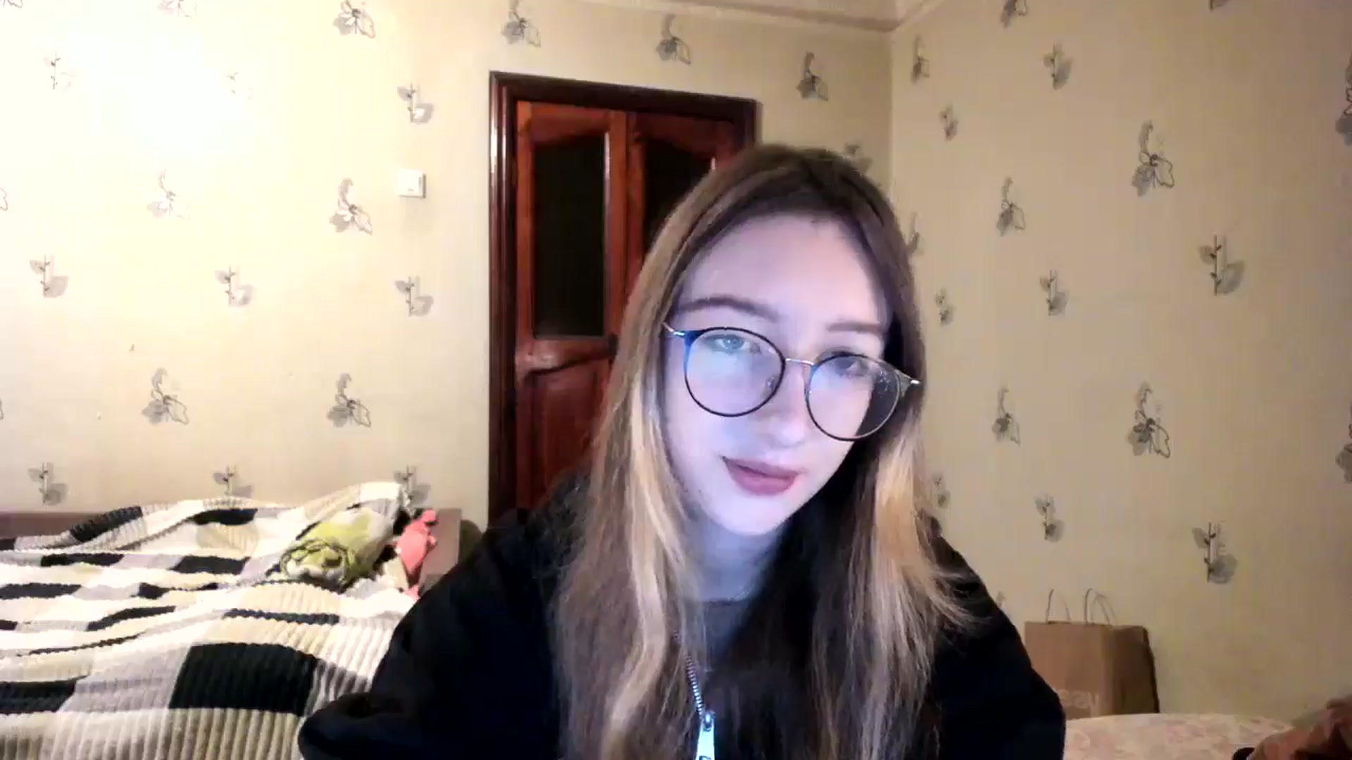 Gallery image thumbnail from CandyyCrushh's myfreecams stream on, 12/01/2024, 23:27 image 6 of 20