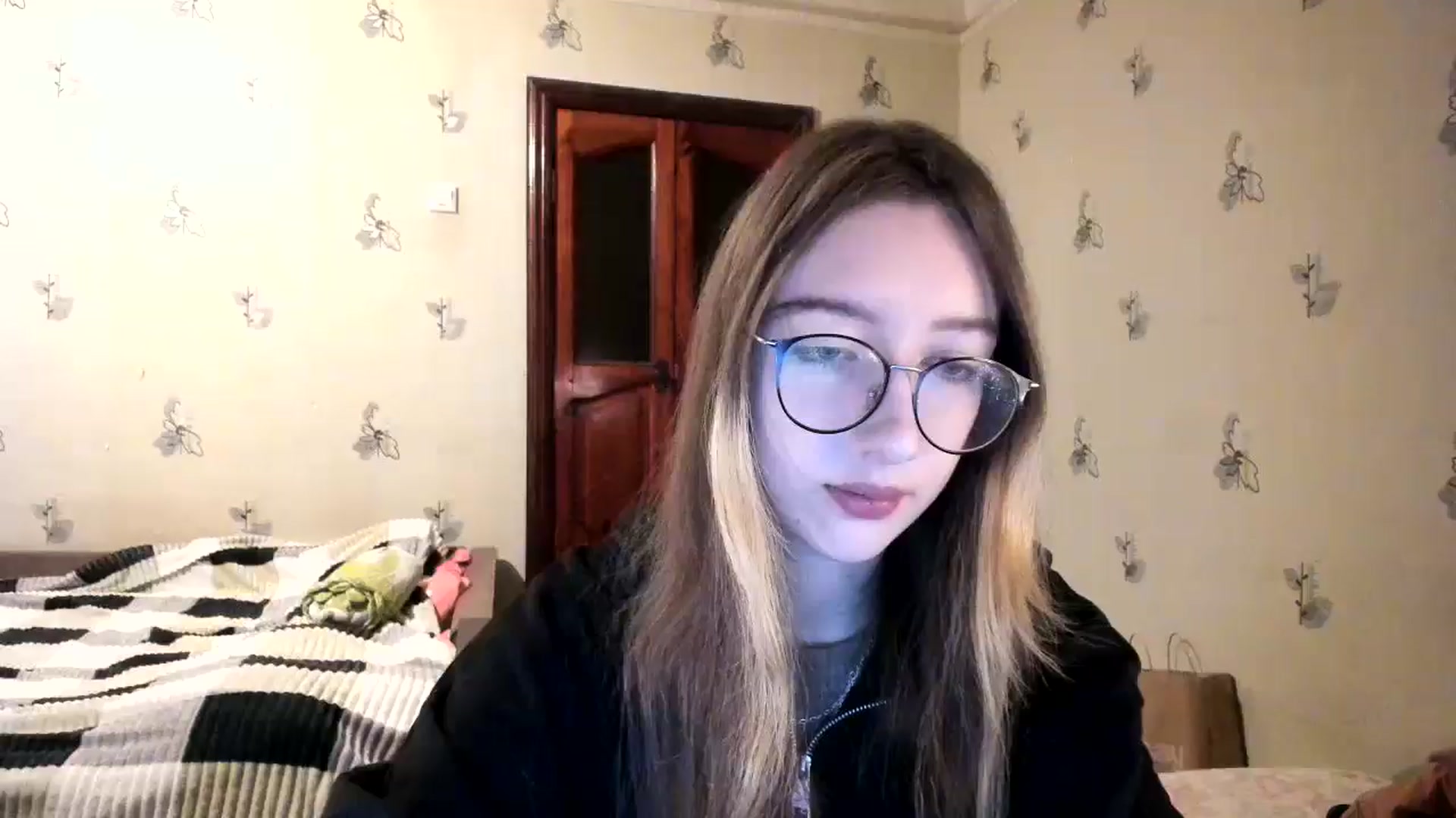 Gallery image thumbnail from CandyyCrushh's myfreecams stream on, 12/01/2024, 23:27 image 17 of 20