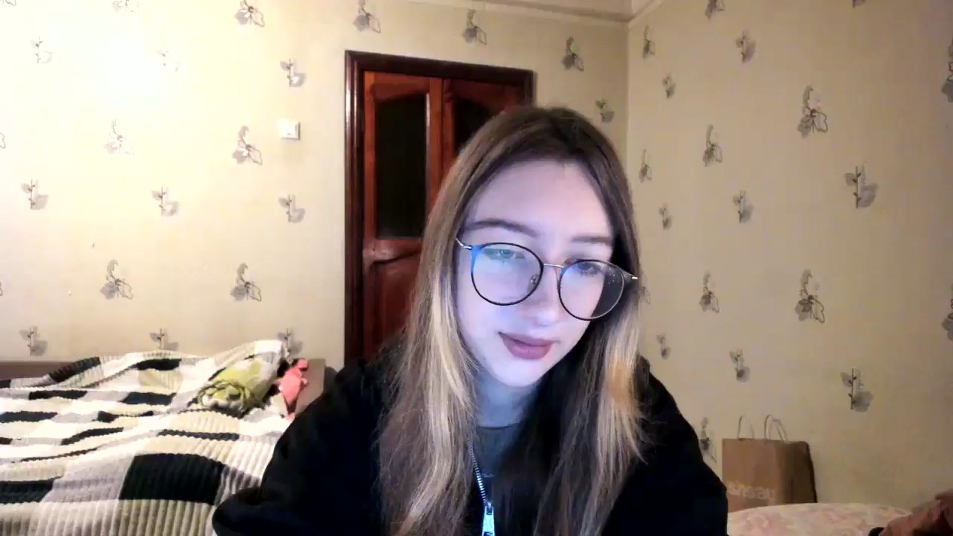Gallery image thumbnail from CandyyCrushh's myfreecams stream on, 12/01/2024, 23:27 image 12 of 20