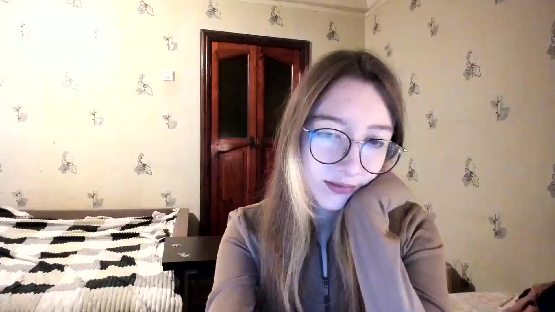 Gallery image thumbnail from CandyyCrushh's myfreecams stream on, 12/04/2024, 23:53 image 5 of 20