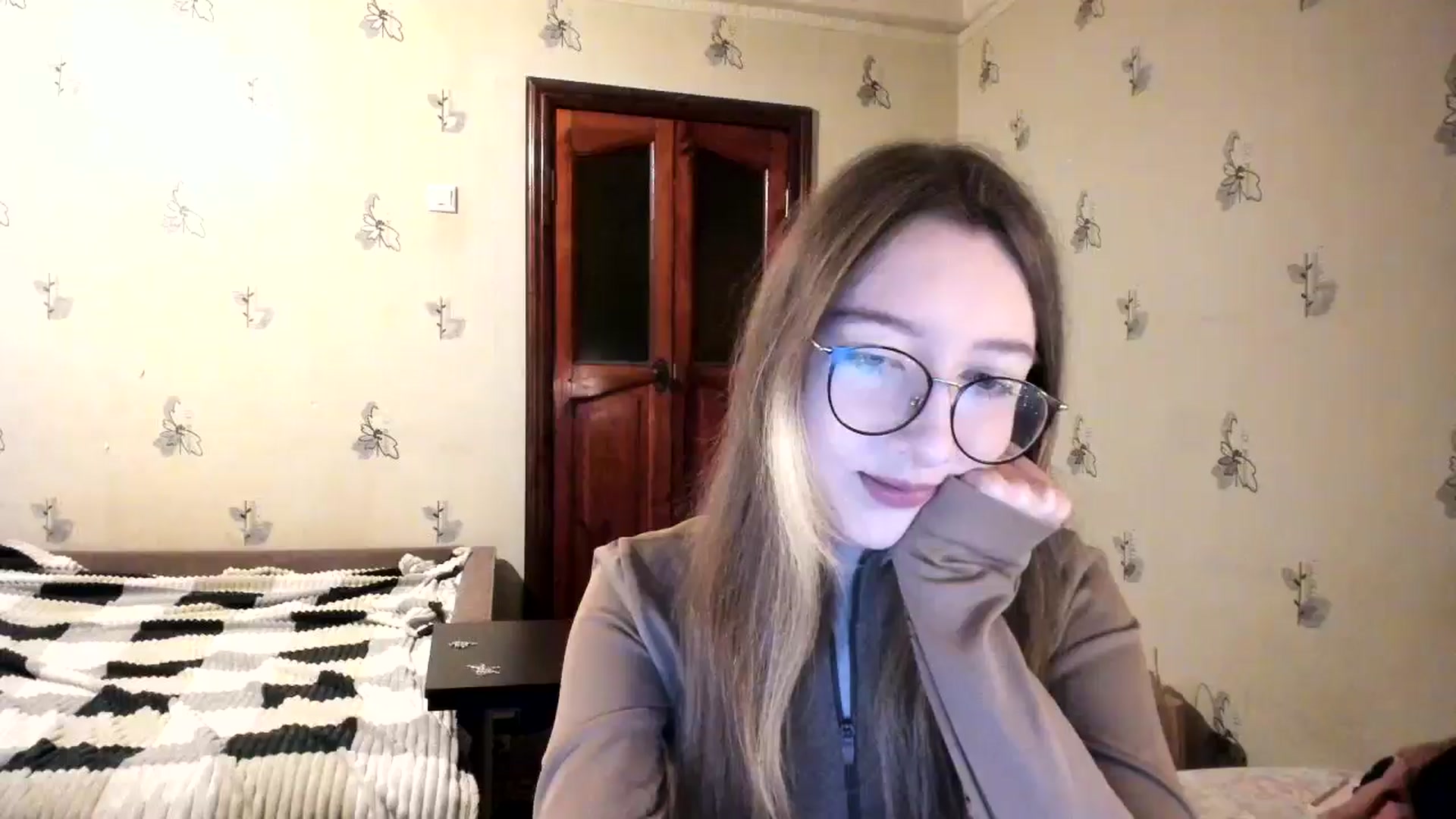 Gallery image thumbnail from CandyyCrushh's myfreecams stream on, 12/04/2024, 23:53 image 14 of 20