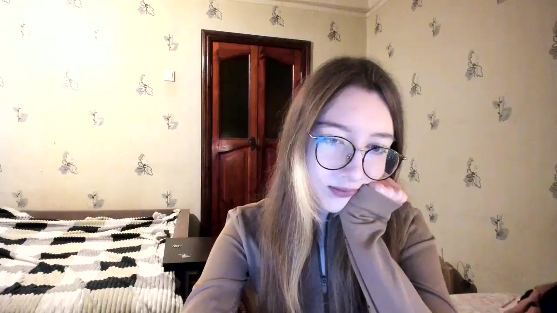 Gallery image thumbnail from CandyyCrushh's myfreecams stream on, 12/04/2024, 23:53 image 15 of 20
