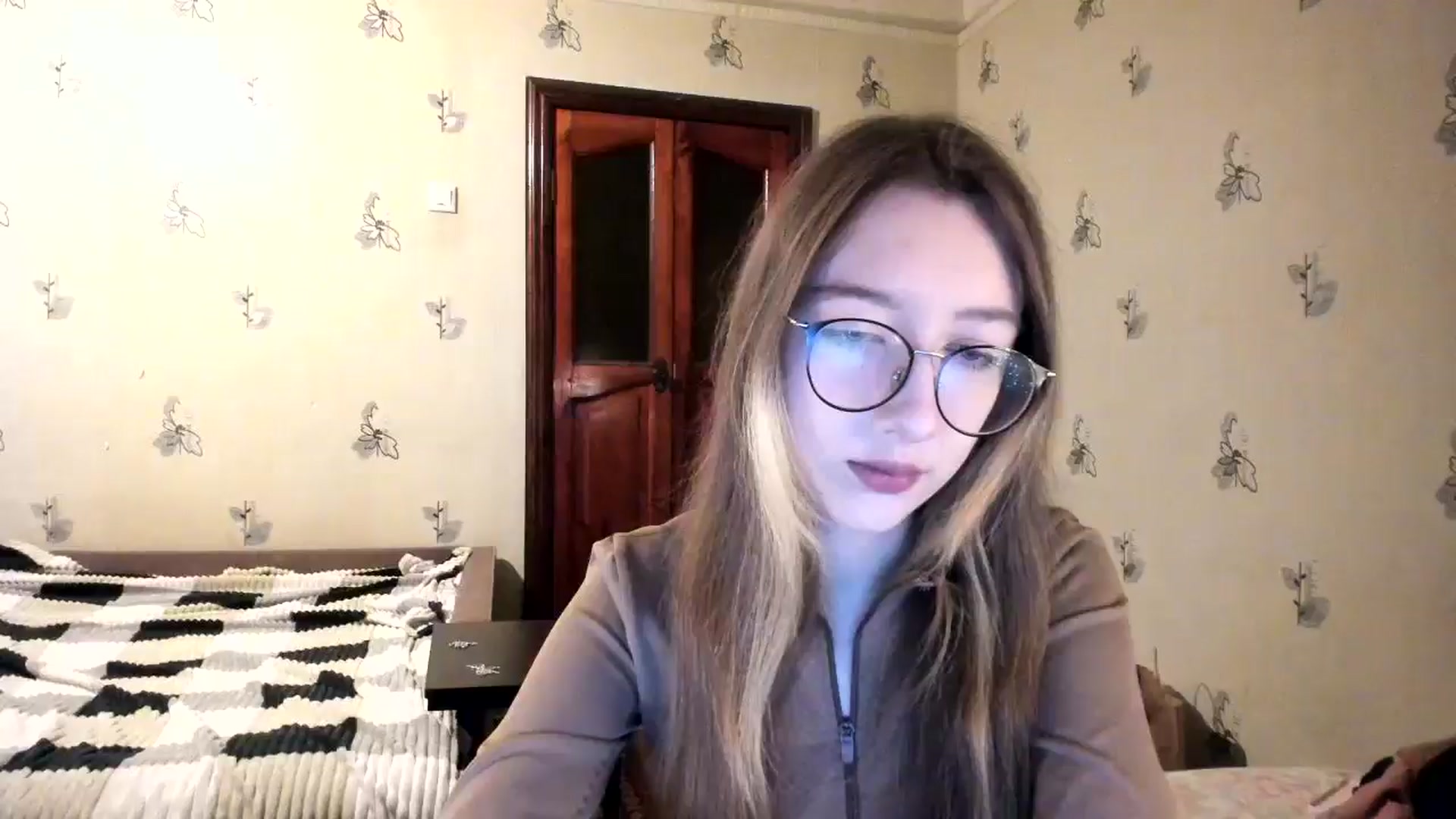 Gallery image thumbnail from CandyyCrushh's myfreecams stream on, 12/04/2024, 23:53 image 8 of 20