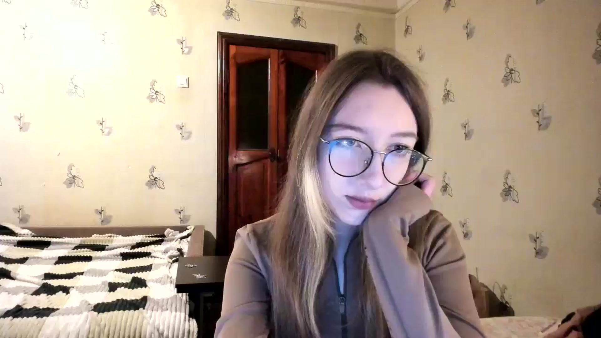 Gallery image thumbnail from CandyyCrushh's myfreecams stream on, 12/04/2024, 23:53 image 1 of 20