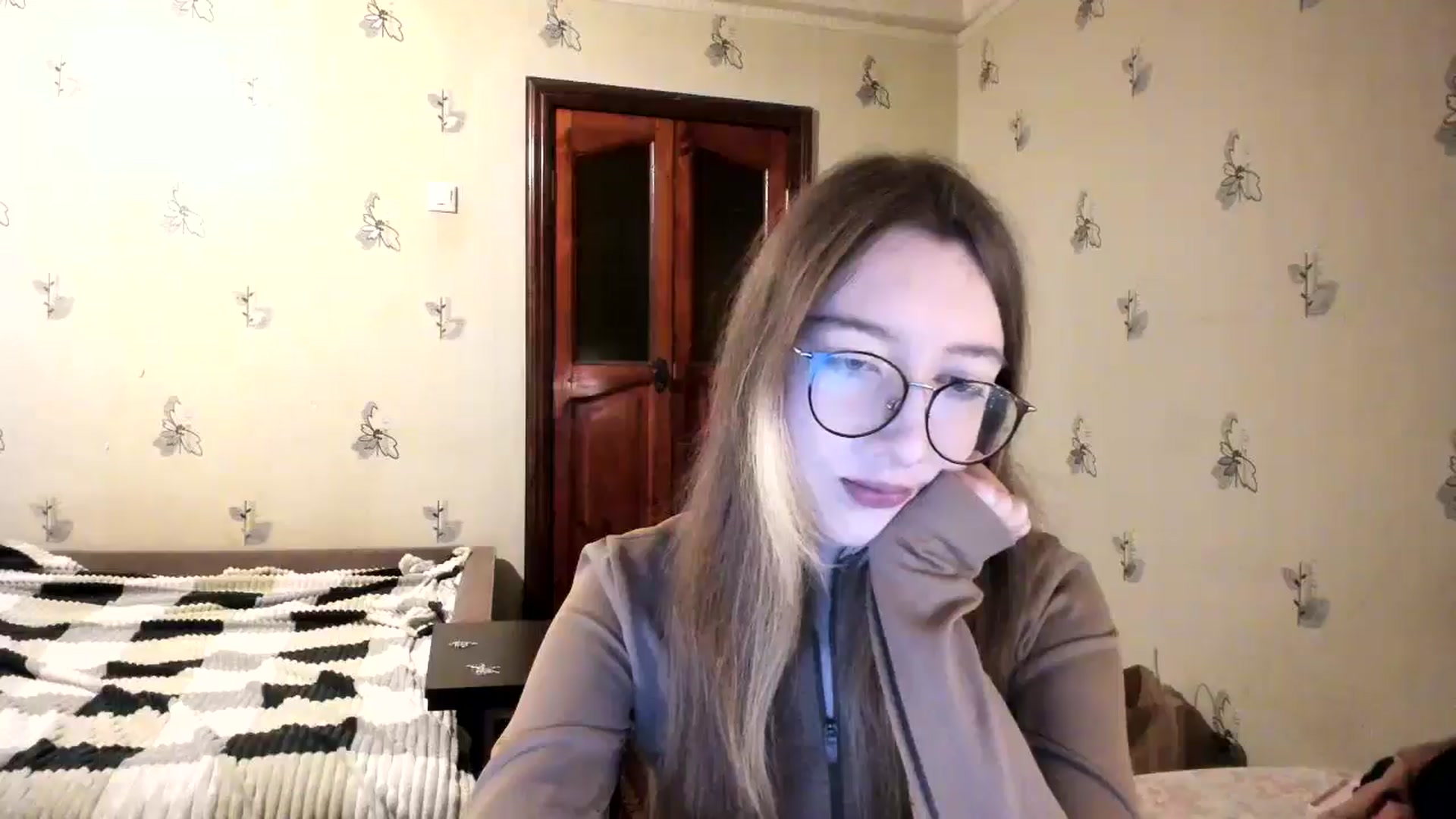 Gallery image thumbnail from CandyyCrushh's myfreecams stream on, 12/04/2024, 23:53 image 16 of 20