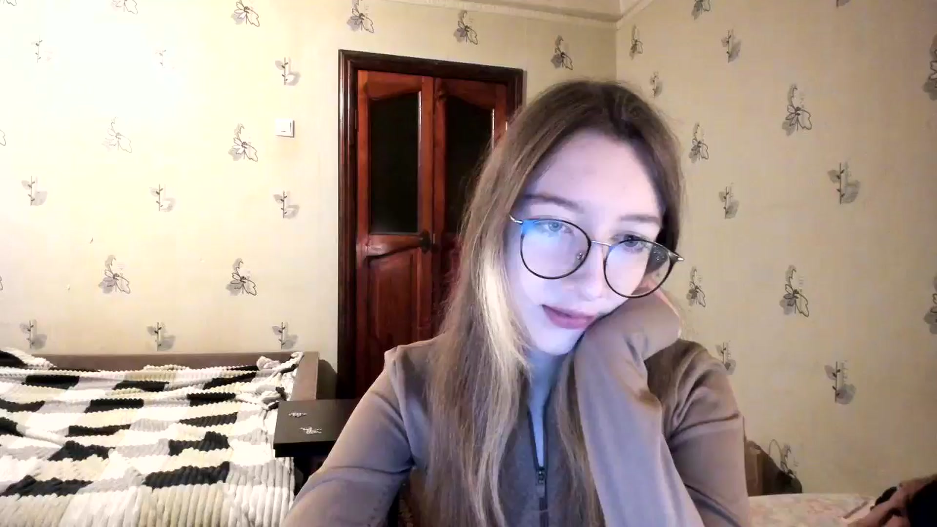 Gallery image thumbnail from CandyyCrushh's myfreecams stream on, 12/04/2024, 23:53 image 6 of 20