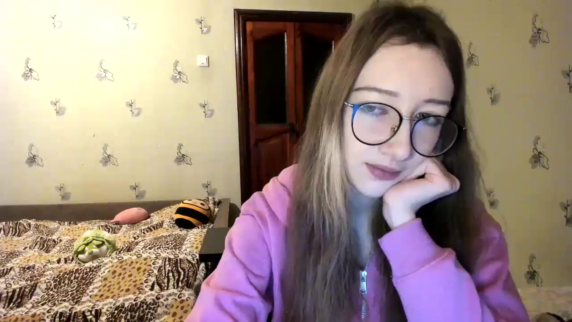 Gallery image thumbnail from CandyyCrushh's myfreecams stream on, 12/12/2024, 21:03 image 12 of 20