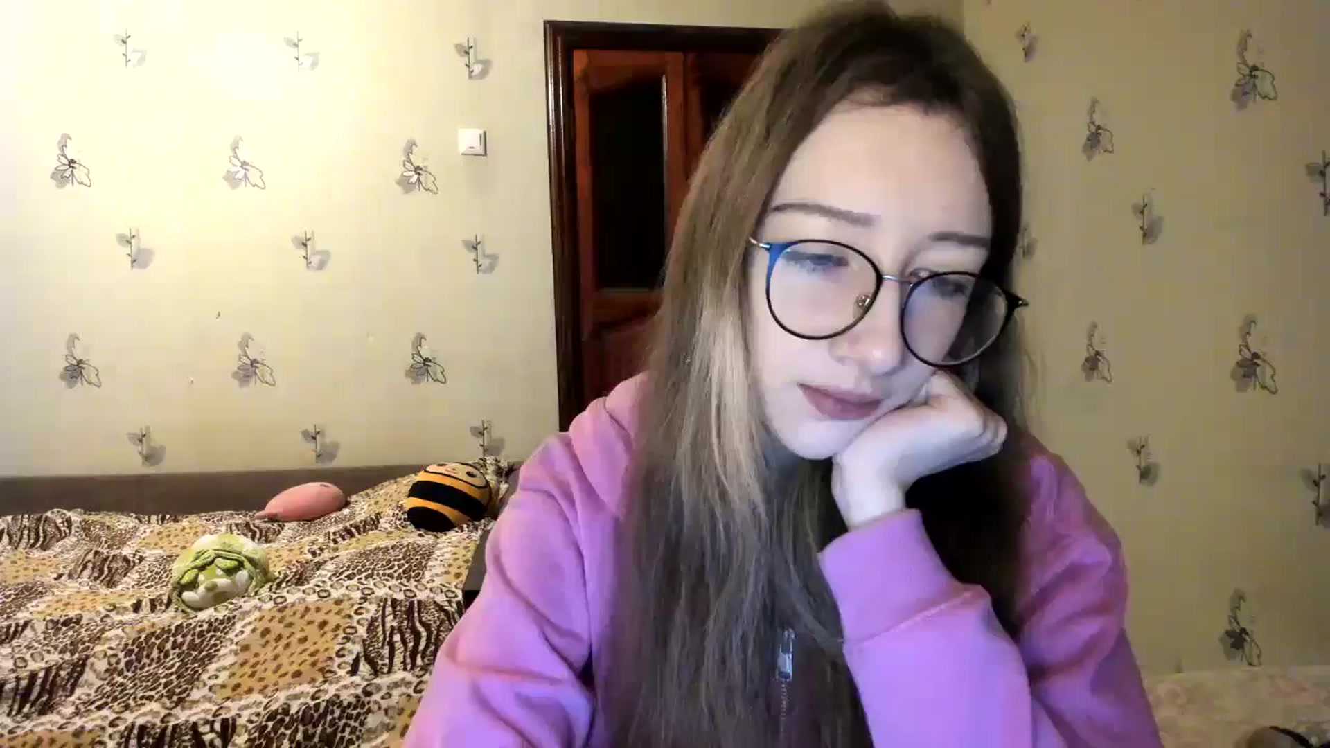 Gallery image thumbnail from CandyyCrushh's myfreecams stream on, 12/12/2024, 21:03 image 19 of 20