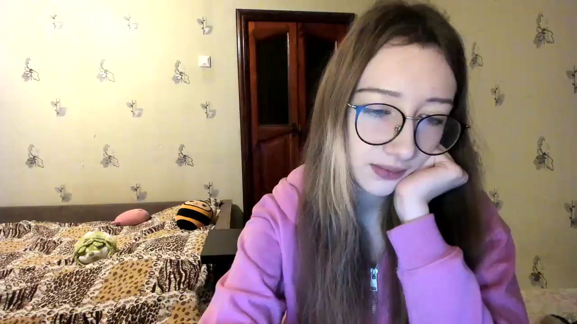 Gallery image thumbnail from CandyyCrushh's myfreecams stream on, 12/12/2024, 21:03 image 6 of 20