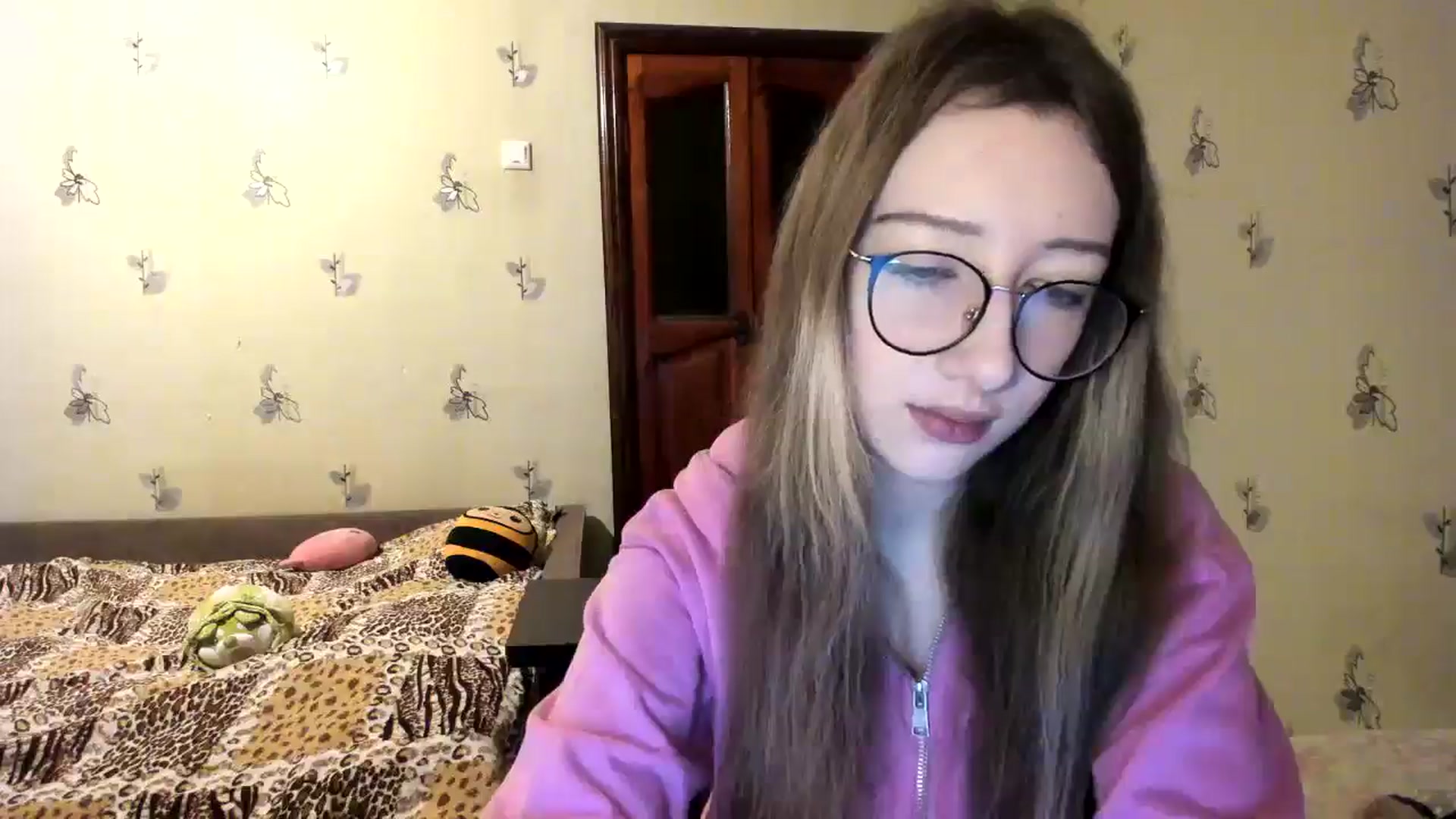 Gallery image thumbnail from CandyyCrushh's myfreecams stream on, 12/12/2024, 21:03 image 8 of 20