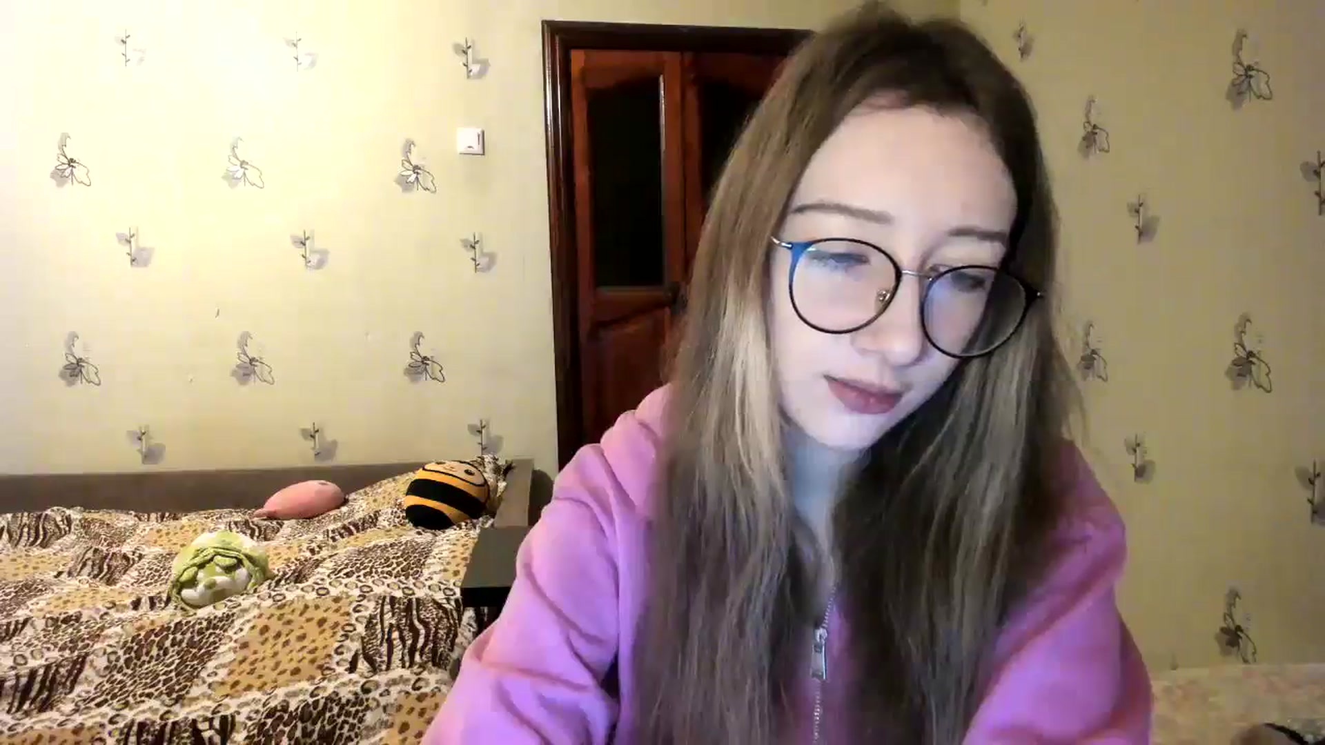 Gallery image thumbnail from CandyyCrushh's myfreecams stream on, 12/12/2024, 21:03 image 16 of 20