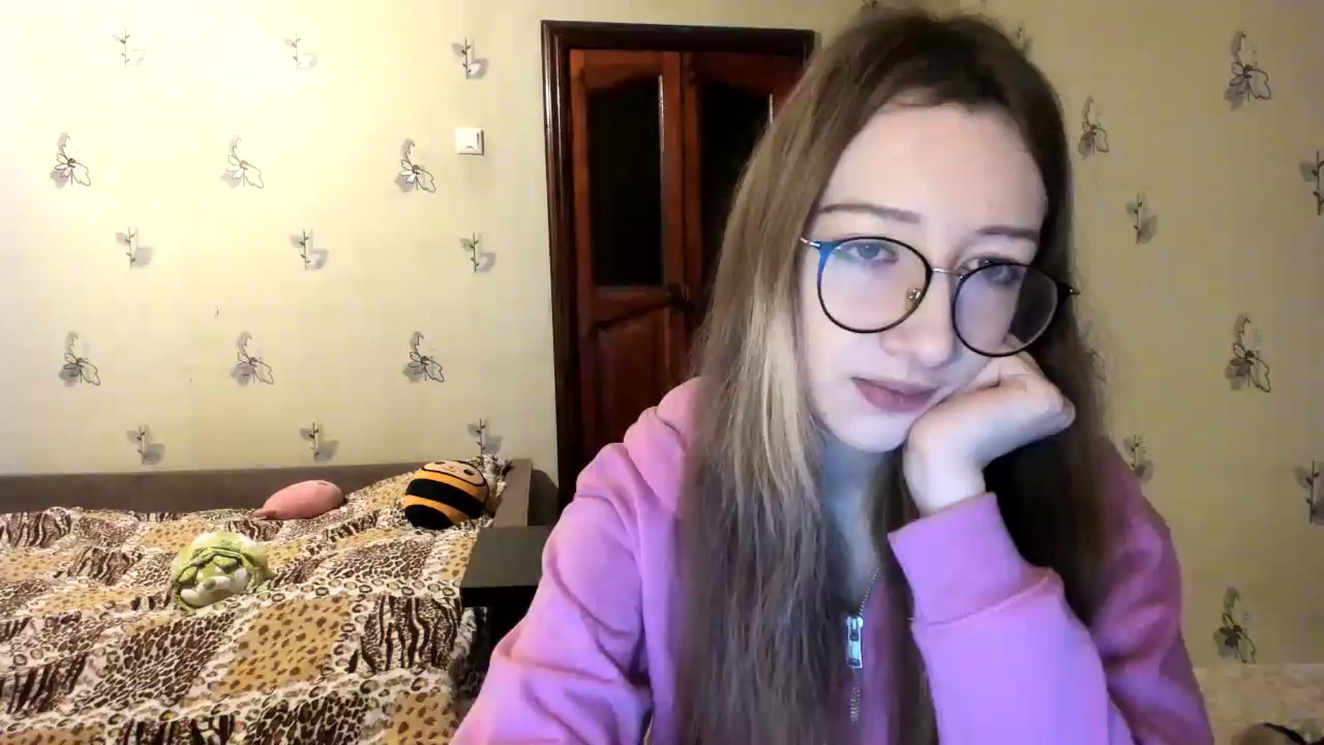Gallery image thumbnail from CandyyCrushh's myfreecams stream on, 12/12/2024, 21:03 image 7 of 20