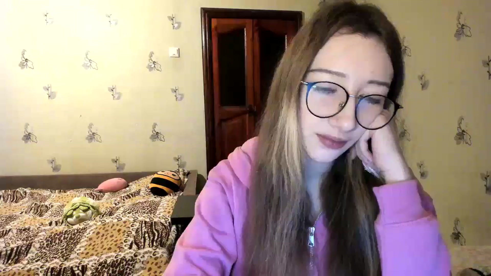 Gallery image thumbnail from CandyyCrushh's myfreecams stream on, 12/12/2024, 21:03 image 13 of 20