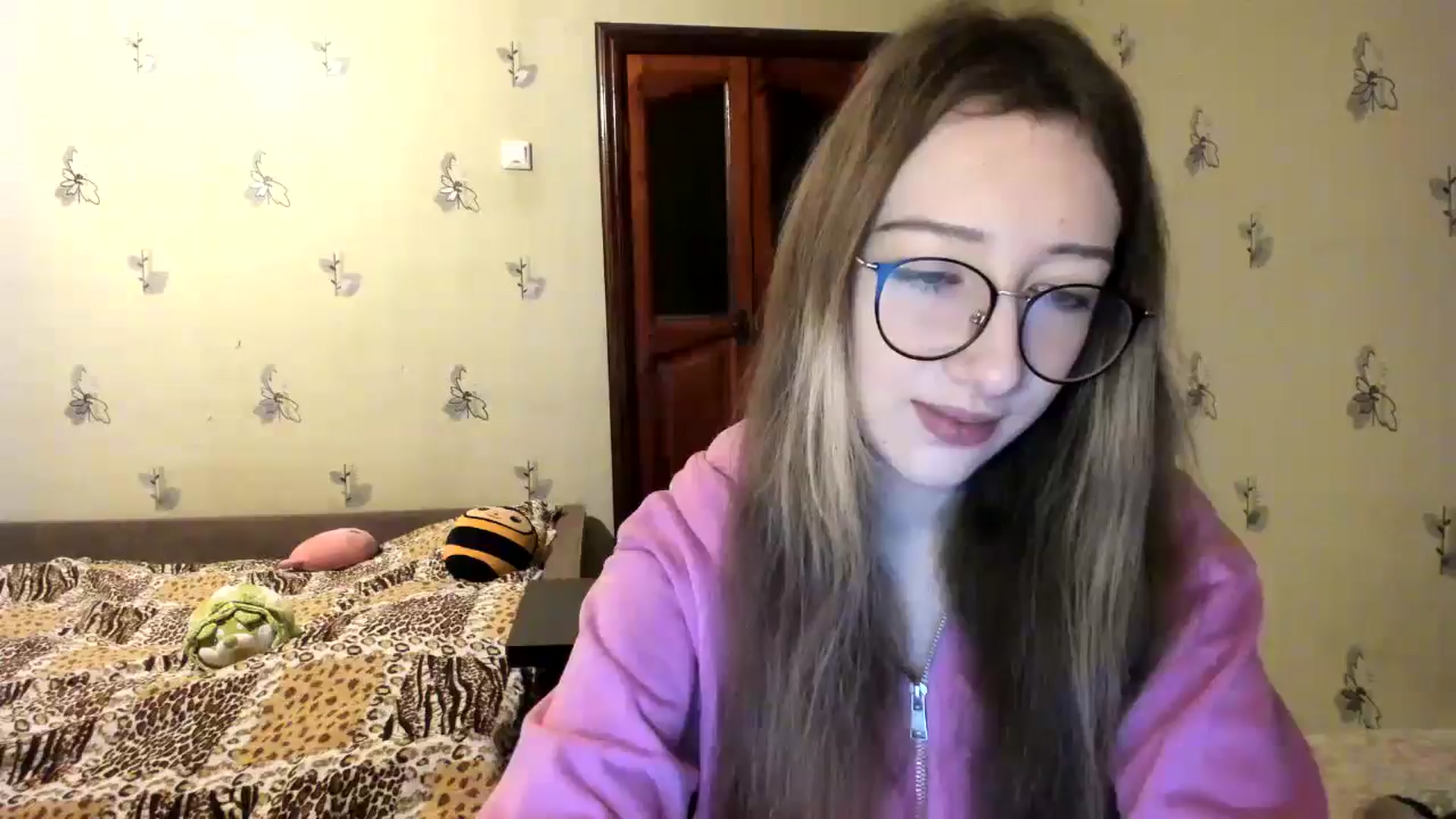 Gallery image thumbnail from CandyyCrushh's myfreecams stream on, 12/12/2024, 21:03 image 10 of 20