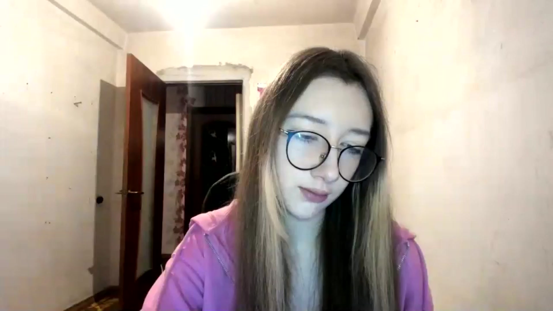 Gallery image thumbnail from CandyyCrushh's myfreecams stream on, 12/21/2024, 05:20 image 12 of 20