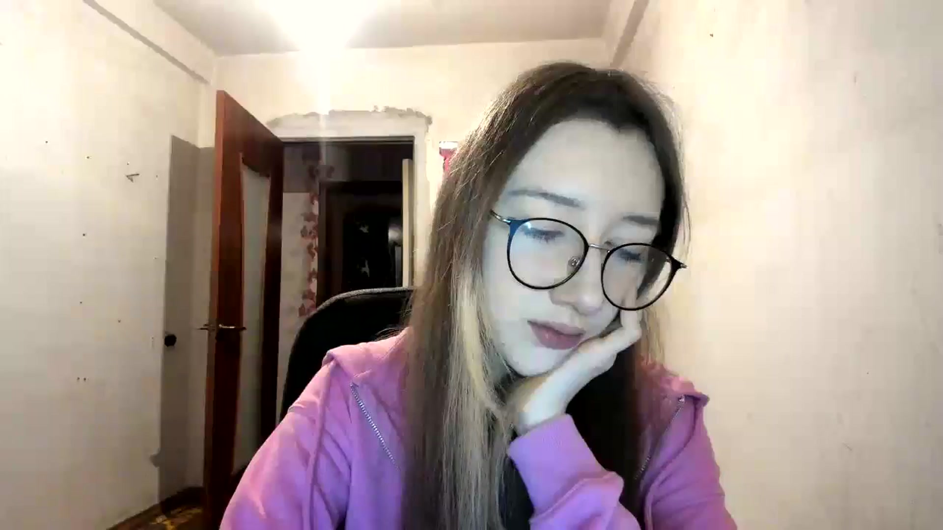 Gallery image thumbnail from CandyyCrushh's myfreecams stream on, 12/21/2024, 05:20 image 17 of 20