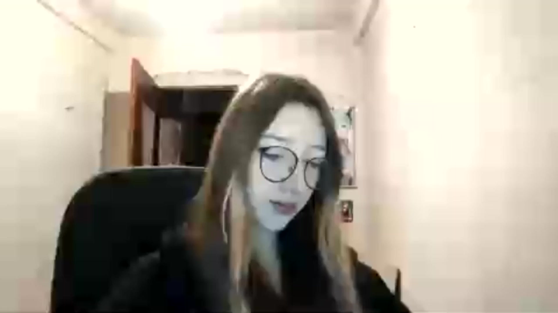 Gallery image thumbnail from CandyyCrushh's myfreecams stream on, 12/28/2024, 01:56 image 15 of 20