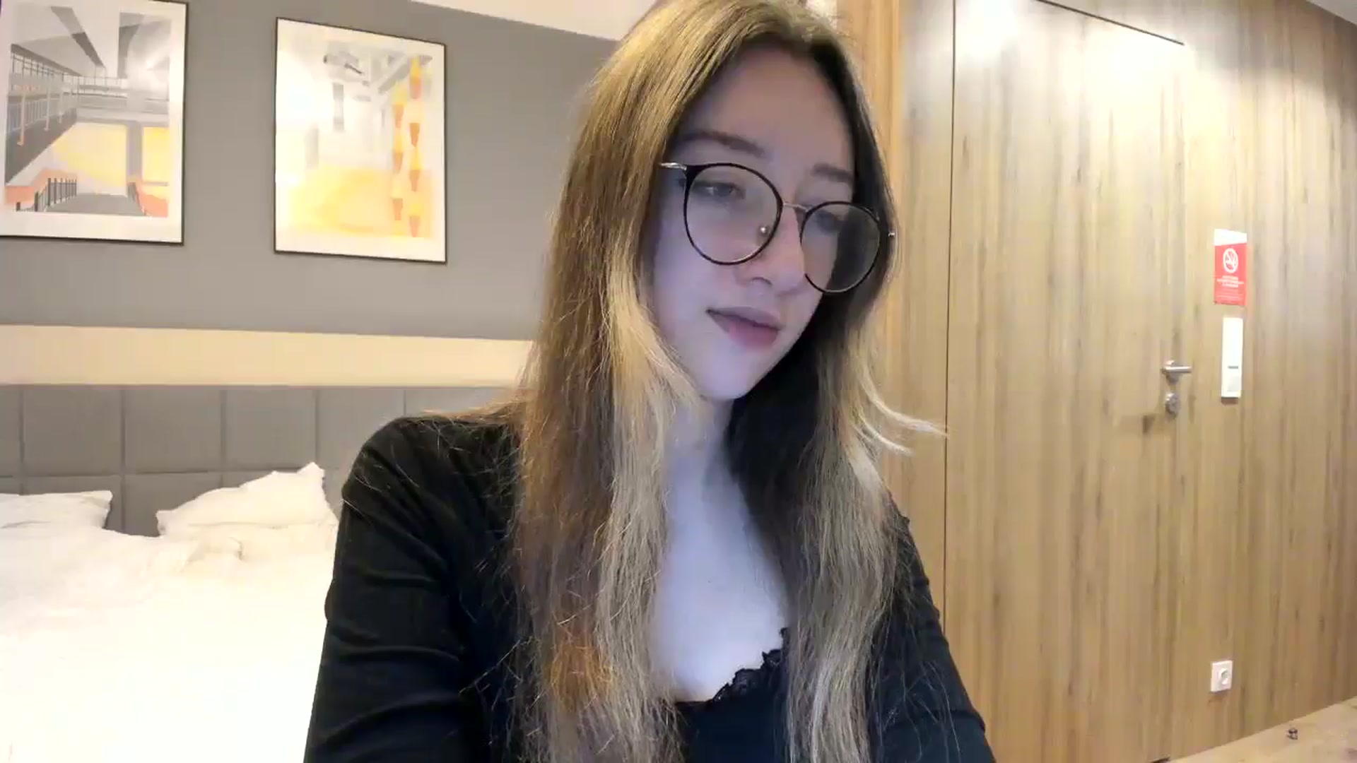 Gallery image thumbnail from CandyyCrushh's myfreecams stream on, 01/21/2025, 19:09 image 7 of 20