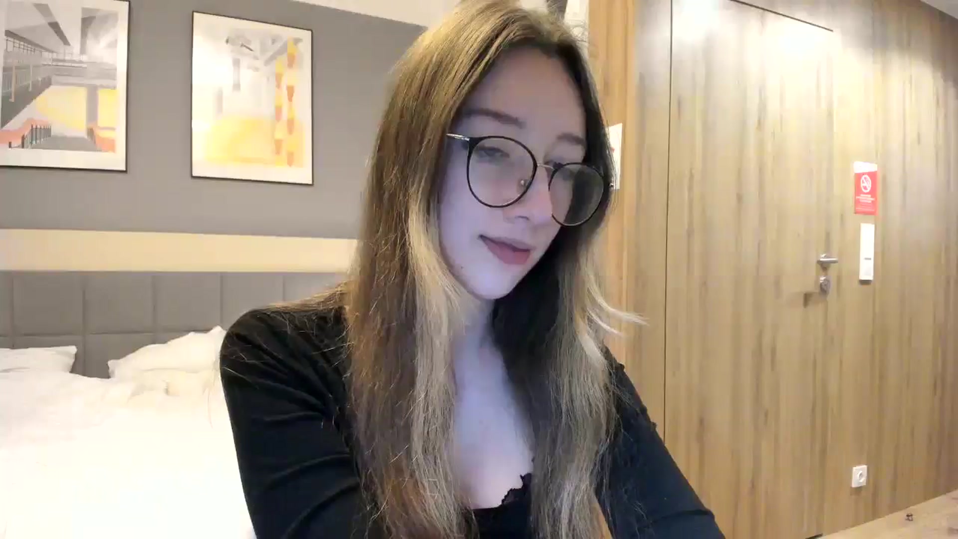 Gallery image thumbnail from CandyyCrushh's myfreecams stream on, 01/21/2025, 19:09 image 17 of 20