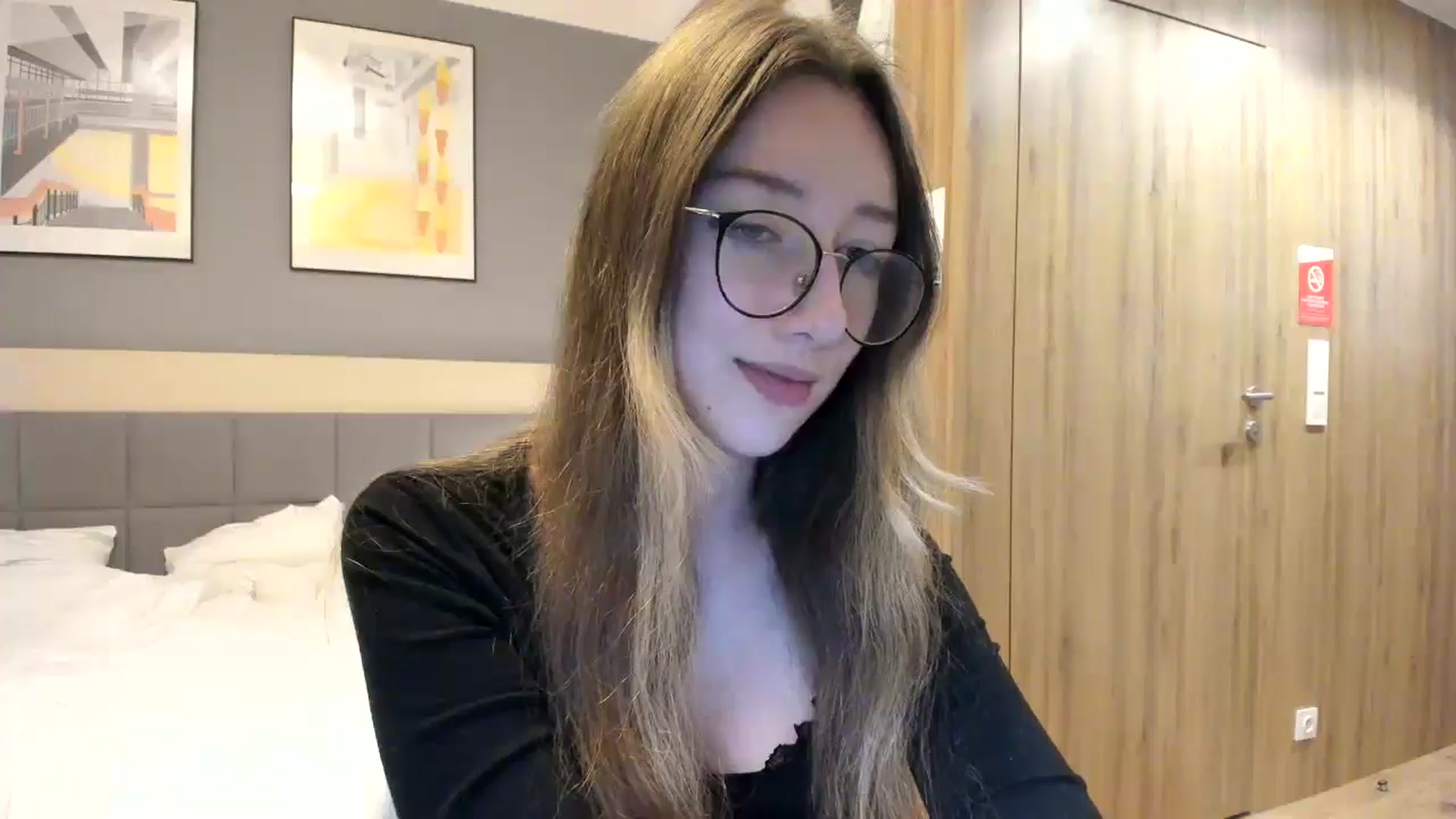 Gallery image thumbnail from CandyyCrushh's myfreecams stream on, 01/21/2025, 19:09 image 16 of 20