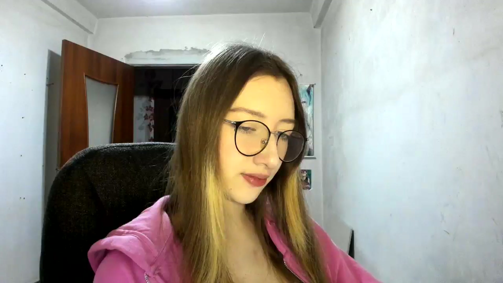 Gallery image thumbnail from CandyyCrushh's myfreecams stream on, 02/08/2025, 15:39 image 17 of 20