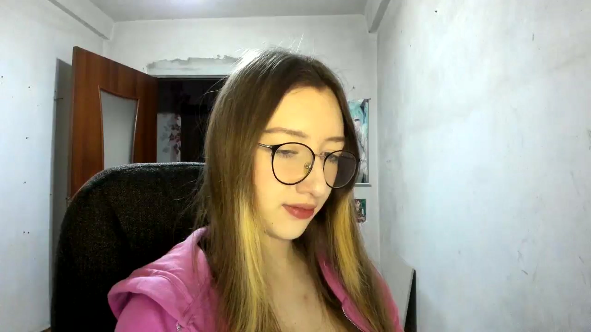 Gallery image thumbnail from CandyyCrushh's myfreecams stream on, 02/08/2025, 15:39 image 18 of 20