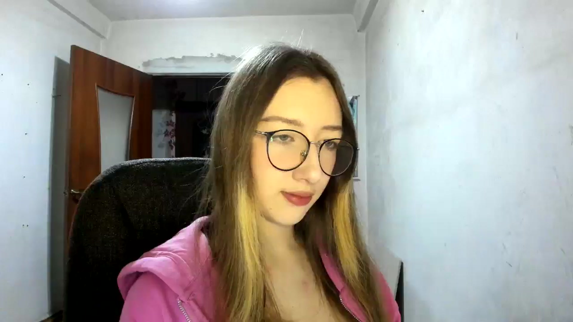 Gallery image thumbnail from CandyyCrushh's myfreecams stream on, 02/08/2025, 15:39 image 15 of 20