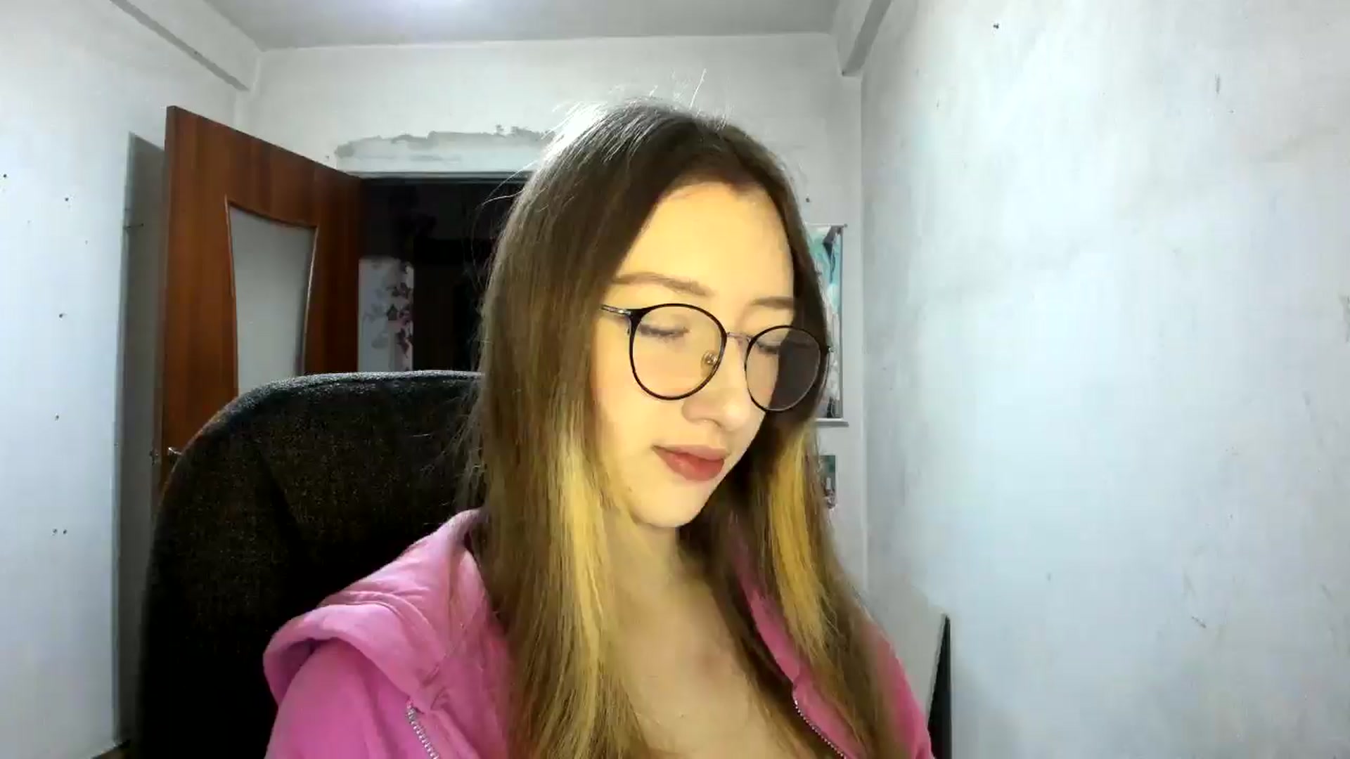 Gallery image thumbnail from CandyyCrushh's myfreecams stream on, 02/08/2025, 15:39 image 2 of 20