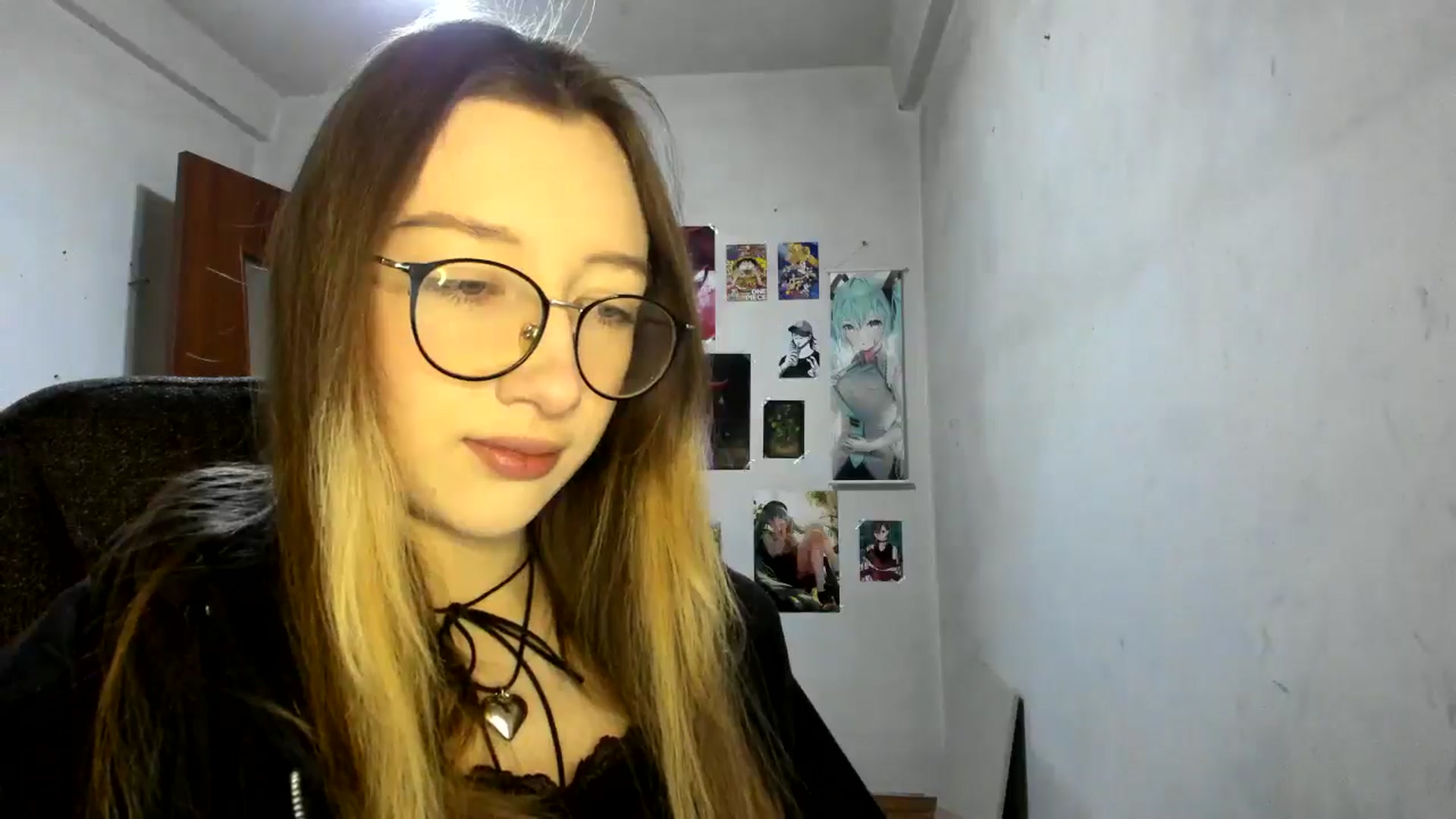 Gallery image thumbnail from CandyyCrushh's myfreecams stream on, 02/15/2025, 18:24 image 8 of 20